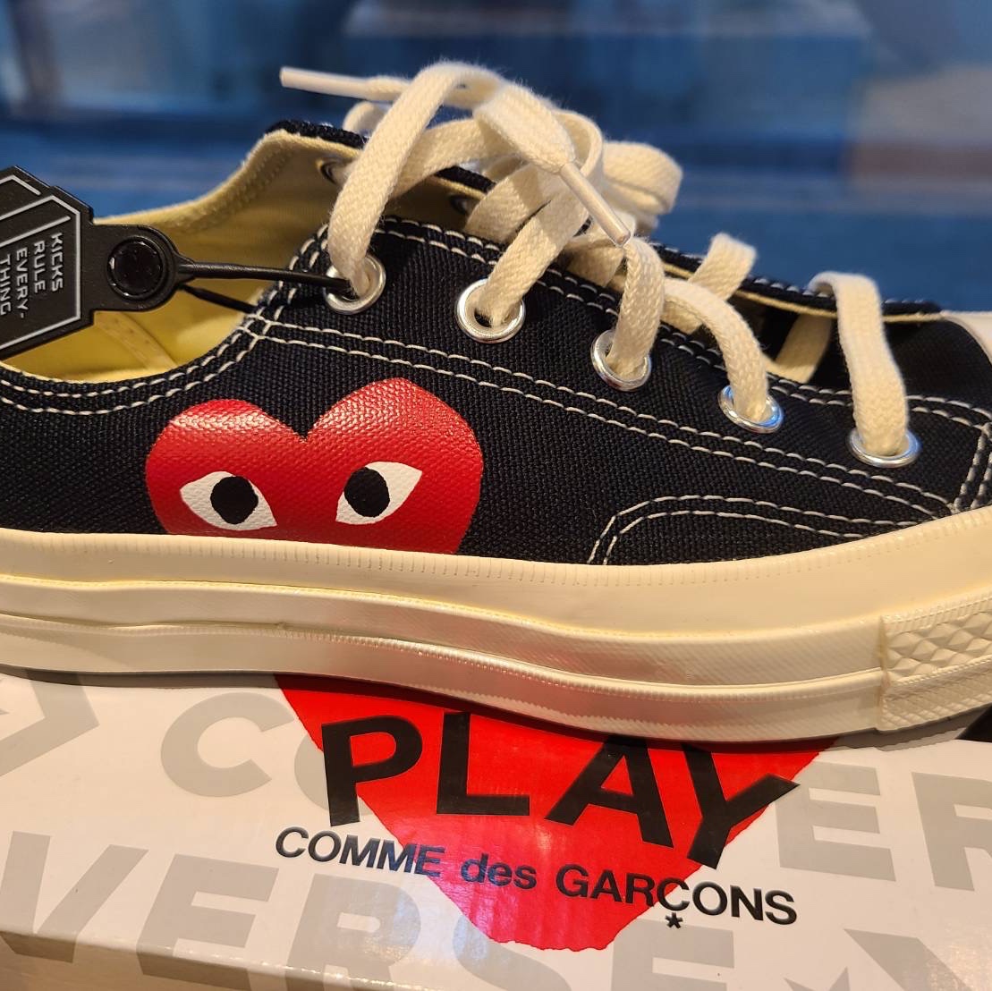 Converse x Play Comme des Garcons Chuck 70 Ox Black 착용 스타일 - 1