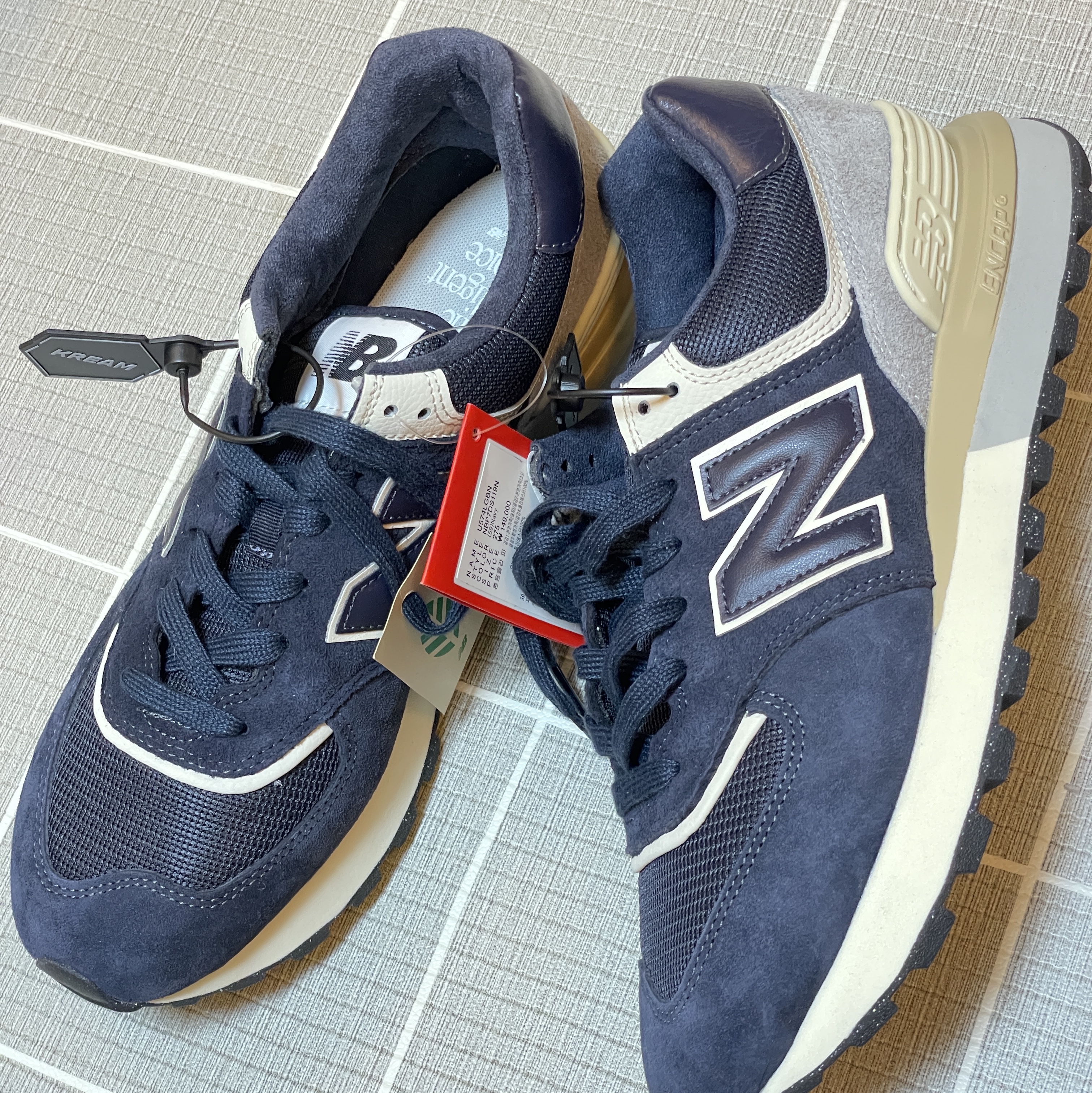 New Balance 574 Legacy Blue Navy 착용 스타일 - 3