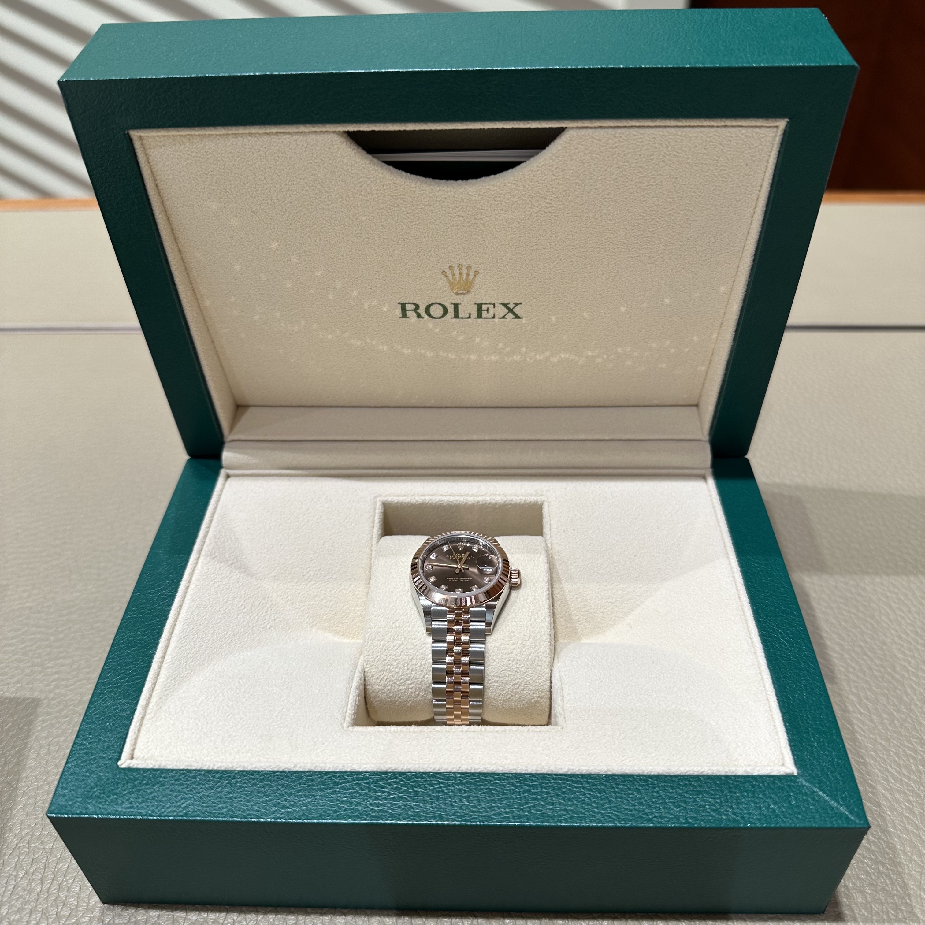 Rolex Lady-Datejust 28mm 279171 Chocolate Diamond-Set Jubilee 착용 스타일