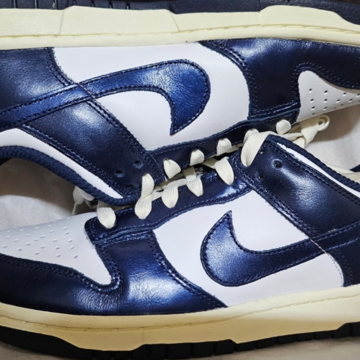 (W) Nike Dunk Low PRM Midnight Navy and White 착용 스타일