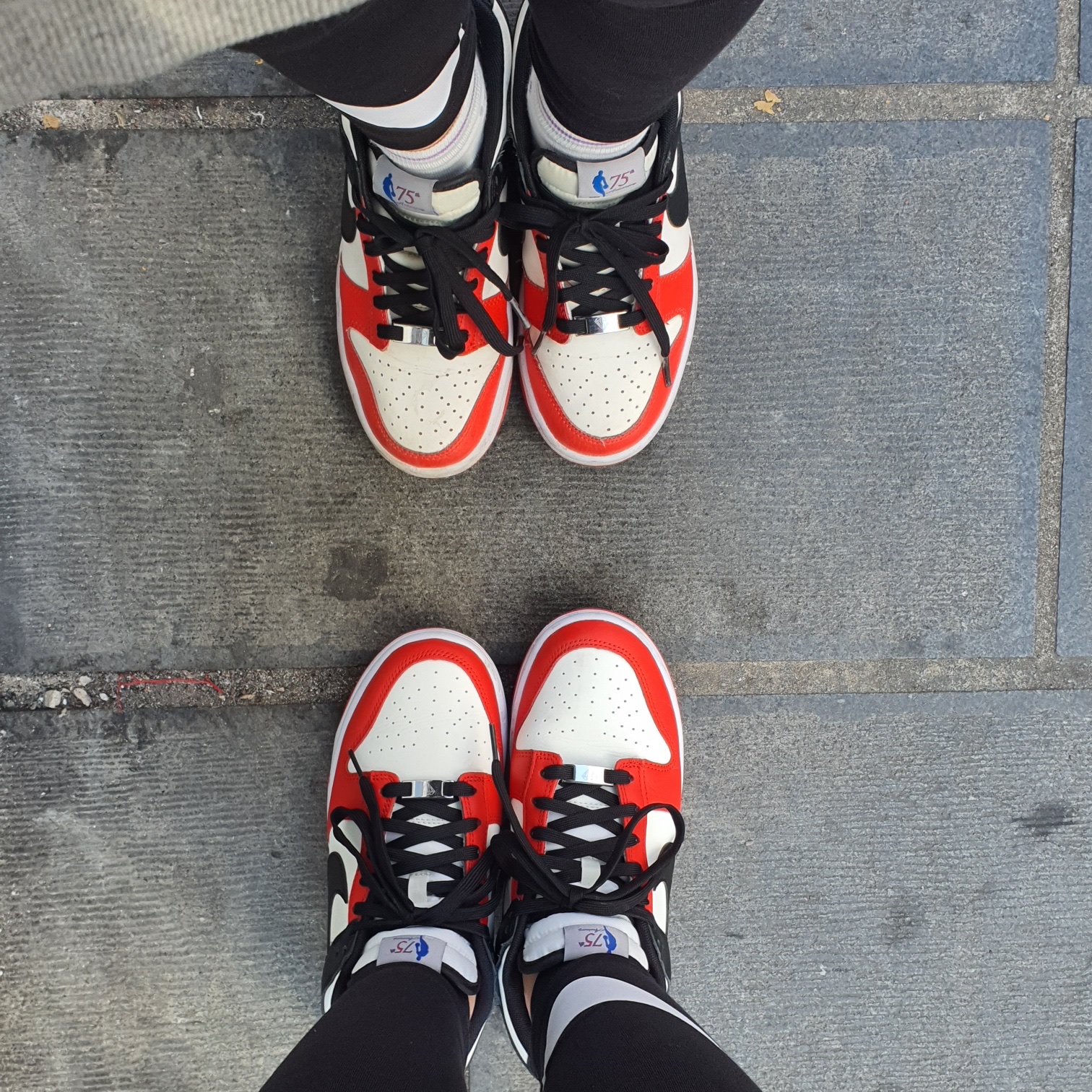 Nike x NBA Dunk Low Retro EMB Black and Chile Red 착용 스타일