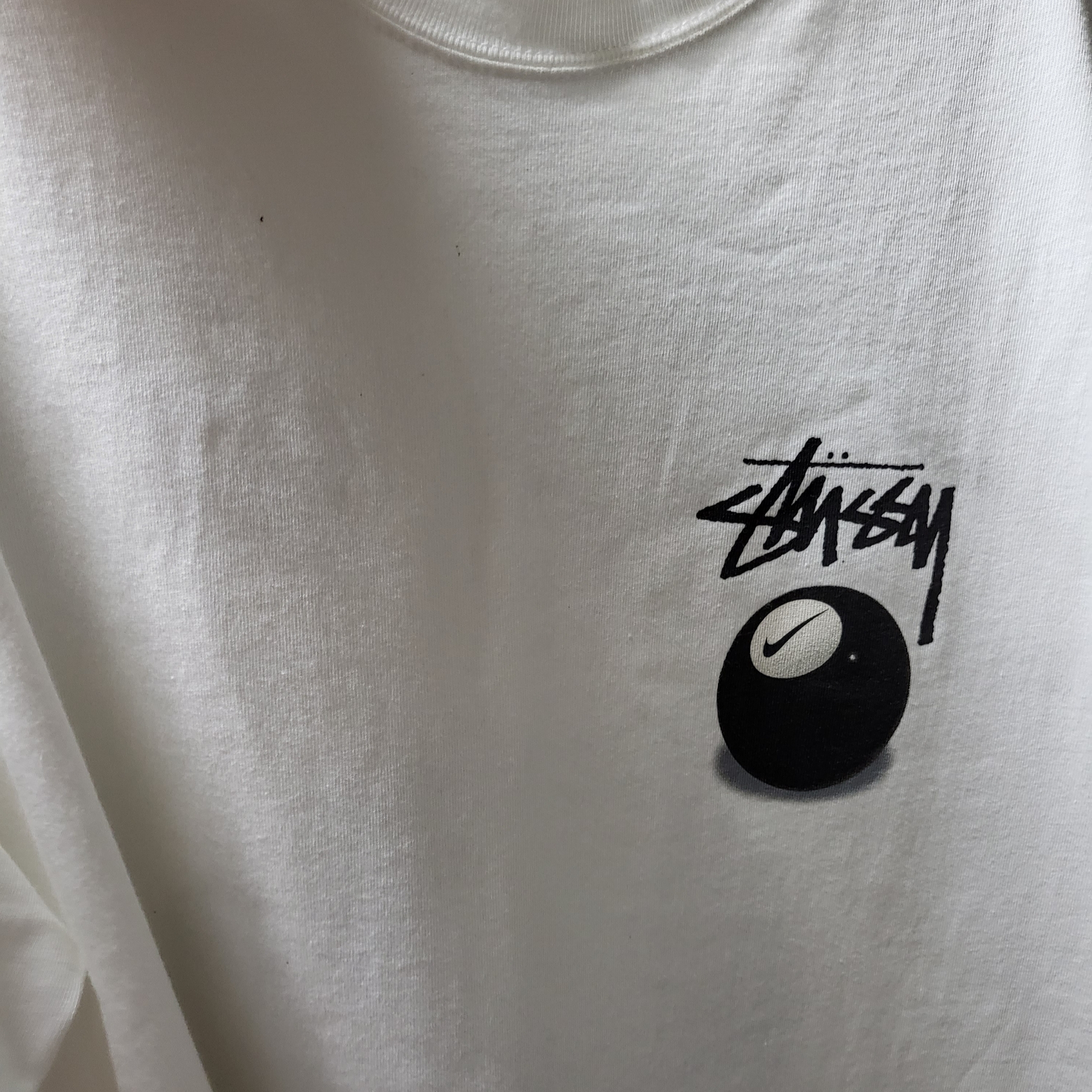 Nike x Stussy NRG FL SS 8 Ball T-Shirt White (DO9323-100) 착용 스타일 - 1