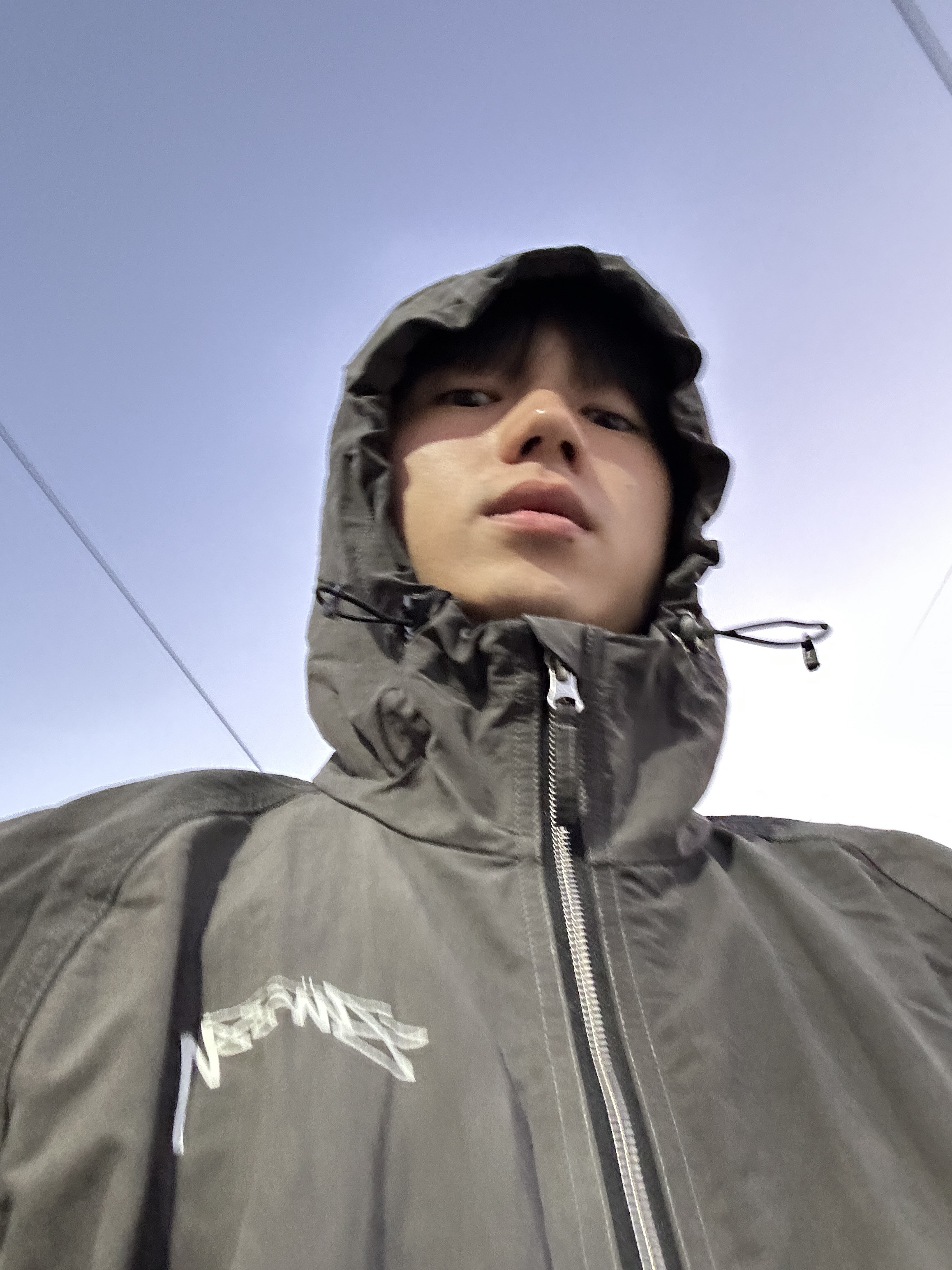 Stussy Wave Dye Beach Shell Jacket Black 착용 스타일