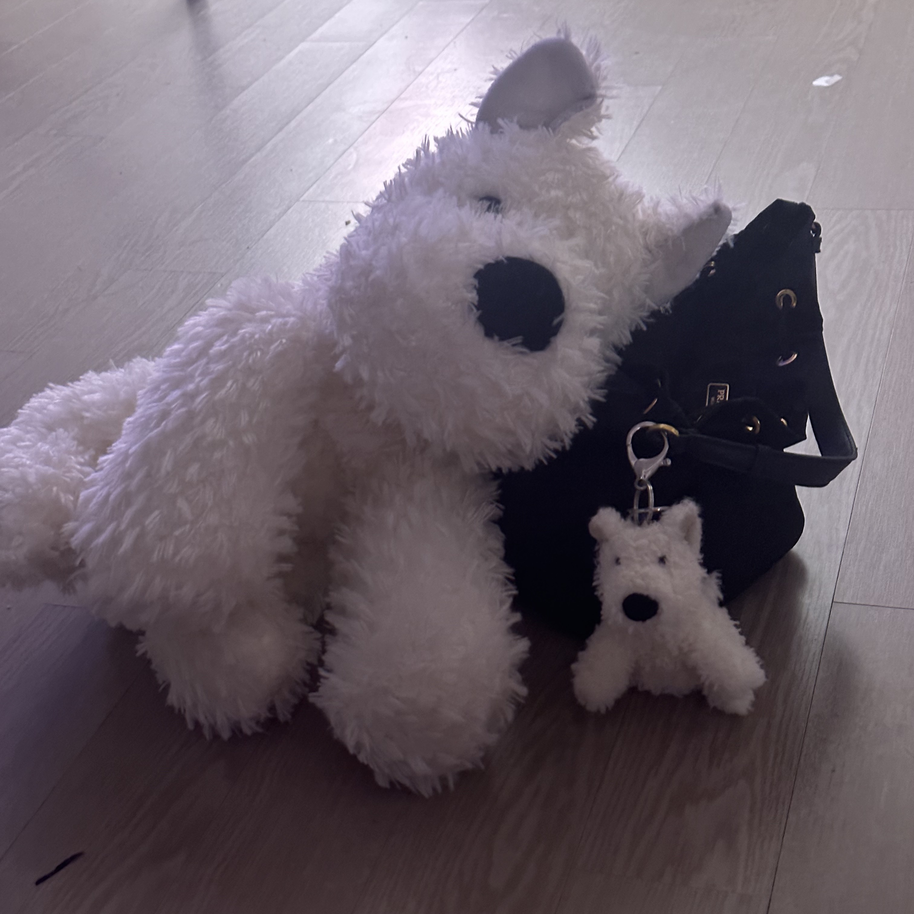 Jellycat Munro Scottie Dog Bag Charm Cream 착용 스타일 - 2