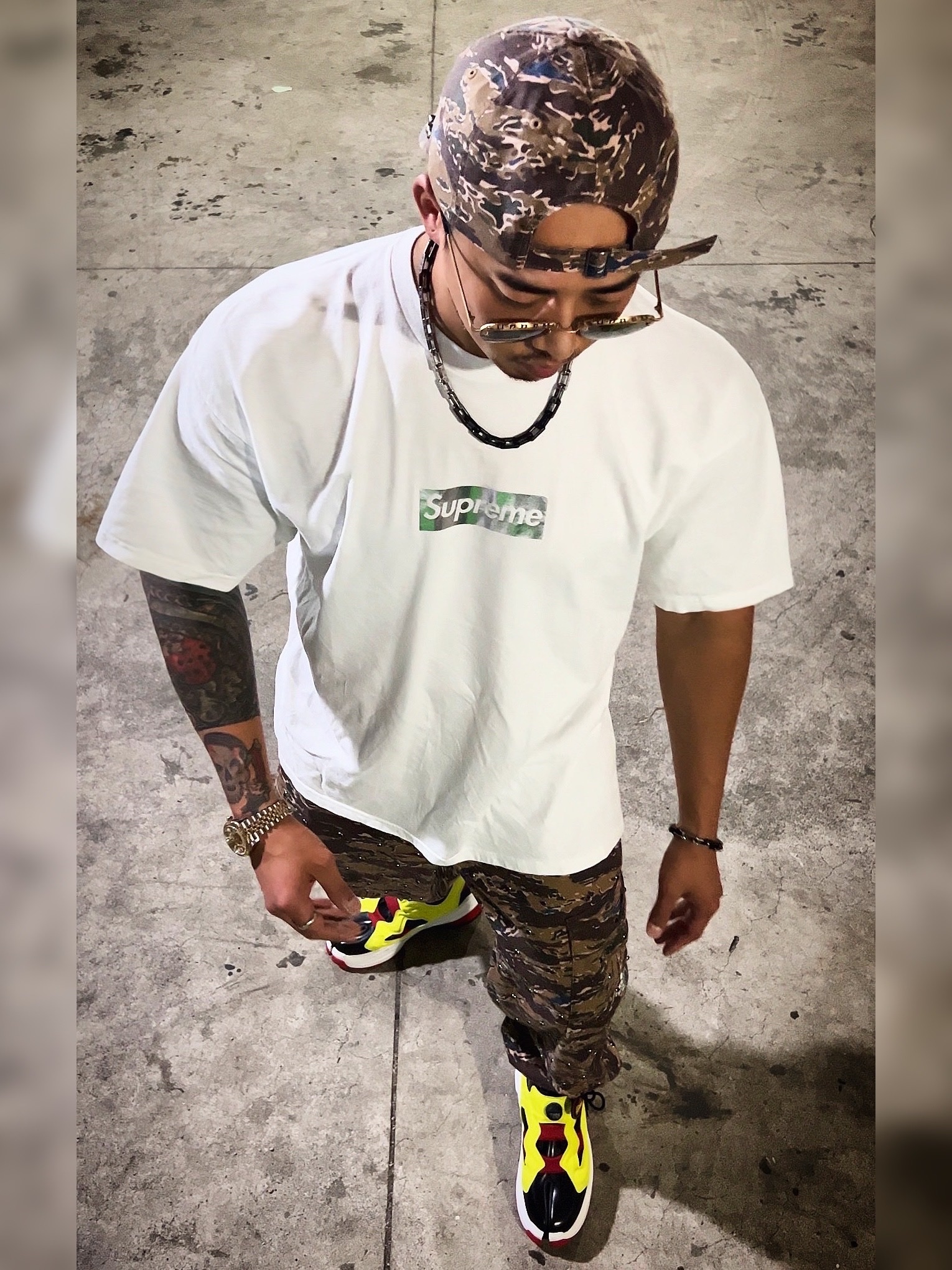Supreme x Undercover Studded 6-Panel Brown Camo - 23SS, Supreme x Undercover Studded Cargo Pant Brown - 23SS 착용 스타일 - 1
