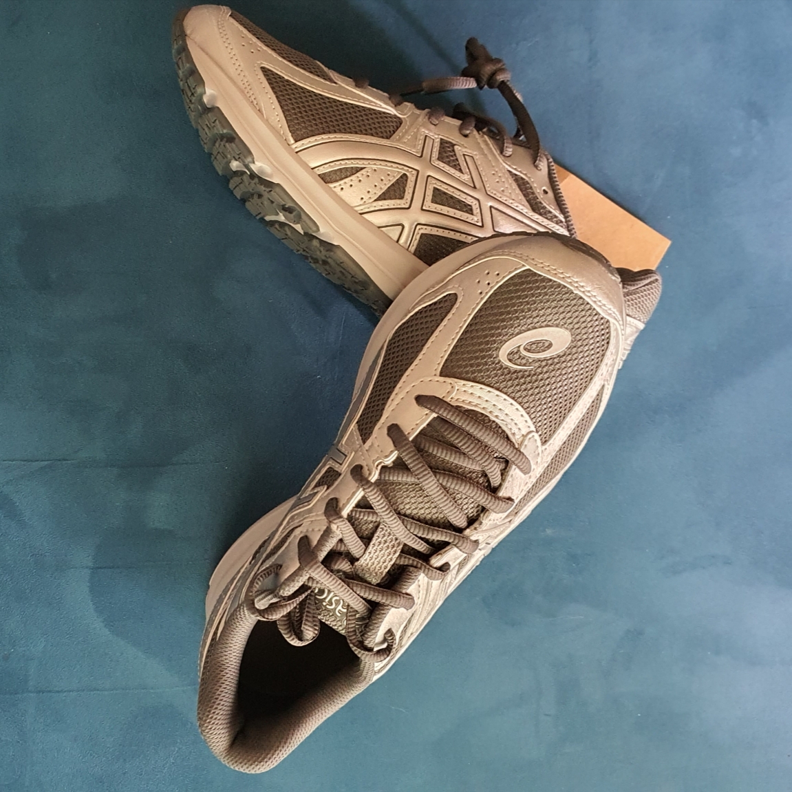 Asics Jog 100 S SMU Sheet Rock Pure Silver - 2E Wide 착용 스타일