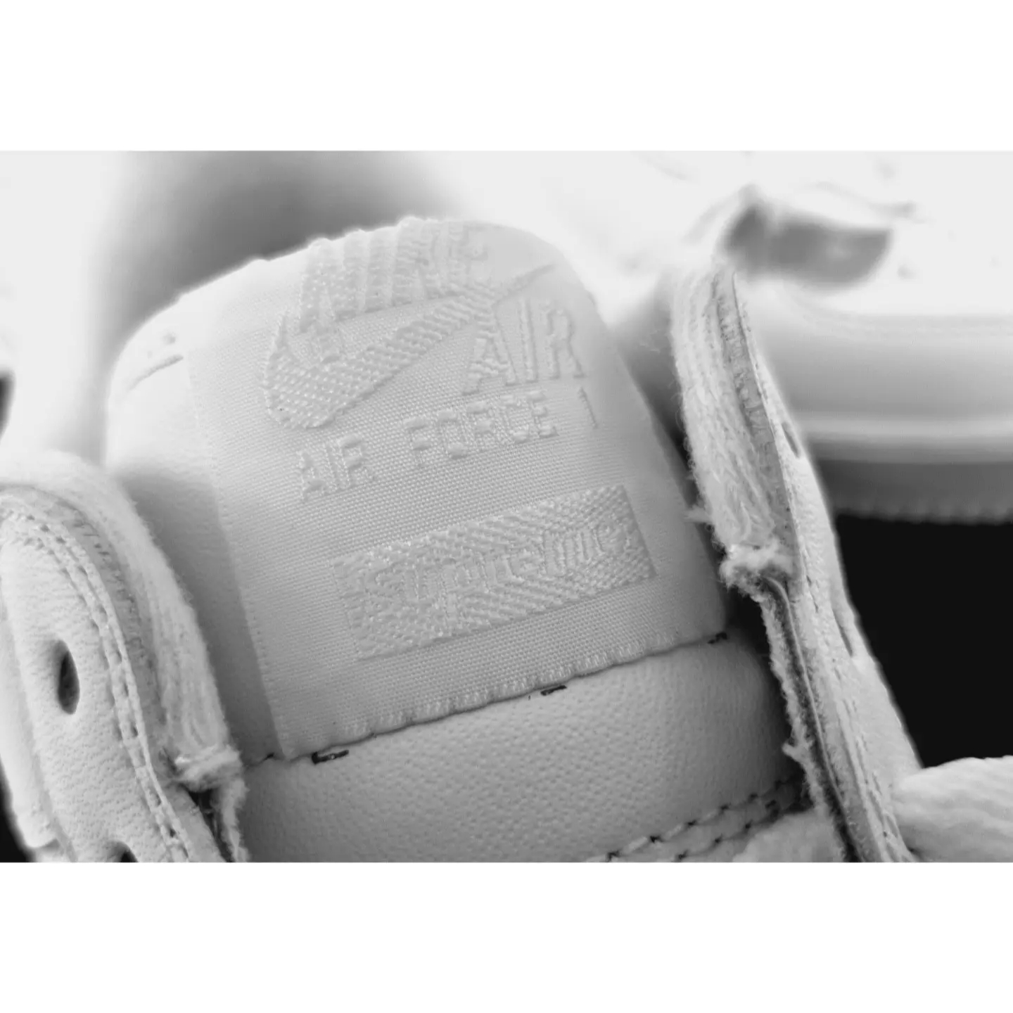 Nike x Supreme Air Force 1 Low White 착용 스타일 - 5