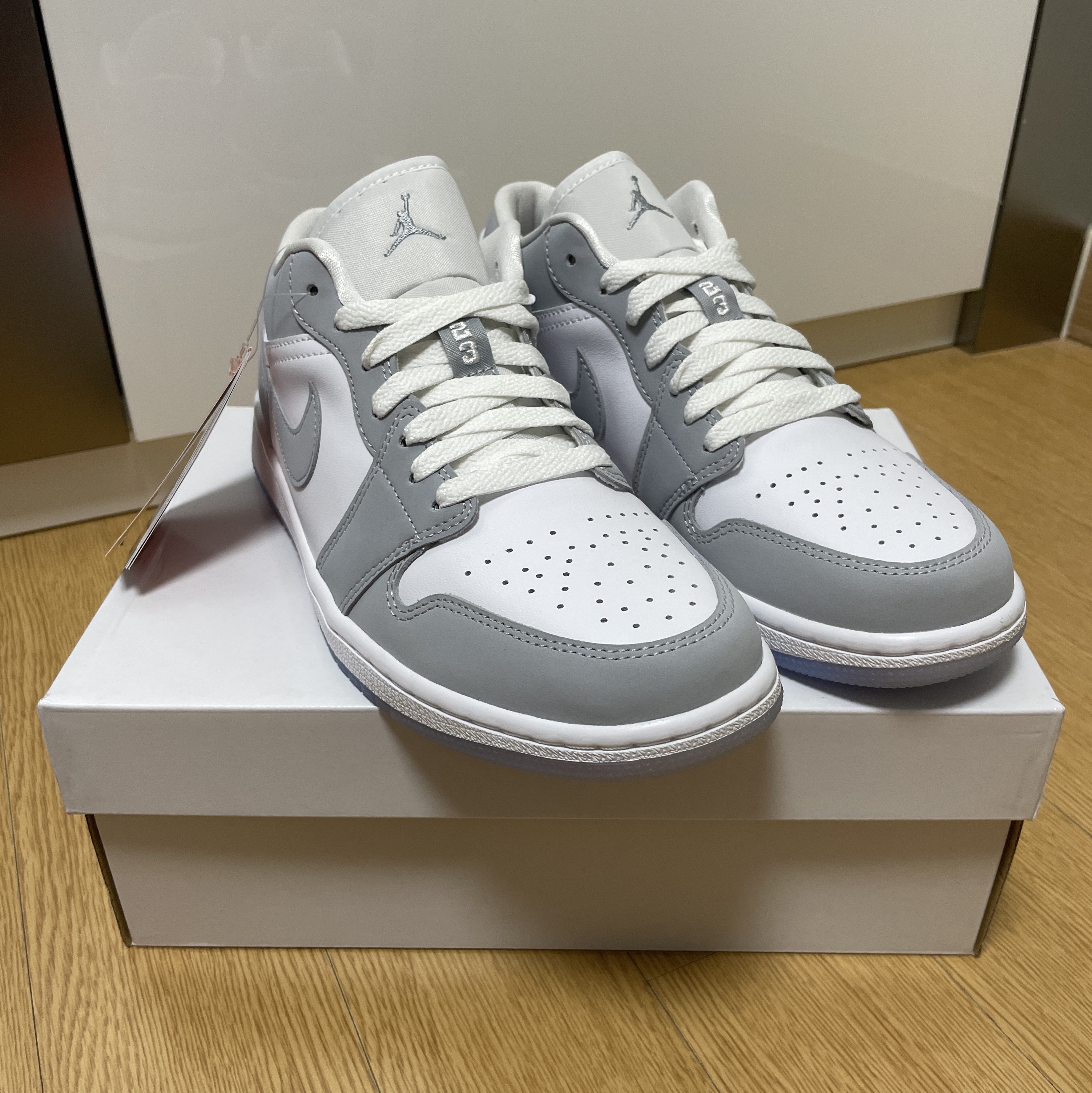 (W) Jordan 1 Low White Wolf Grey 착용 스타일