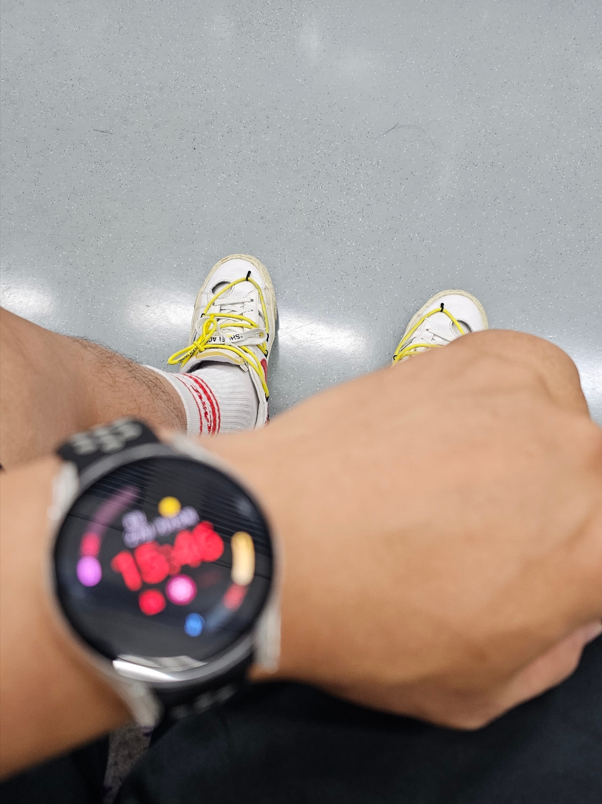 Samsung Galaxy Watch5 40mm Bluetooth Silver (Korean Ver.), Nike x Off-White Blazer Low '77 White and University Red 착용 스타일