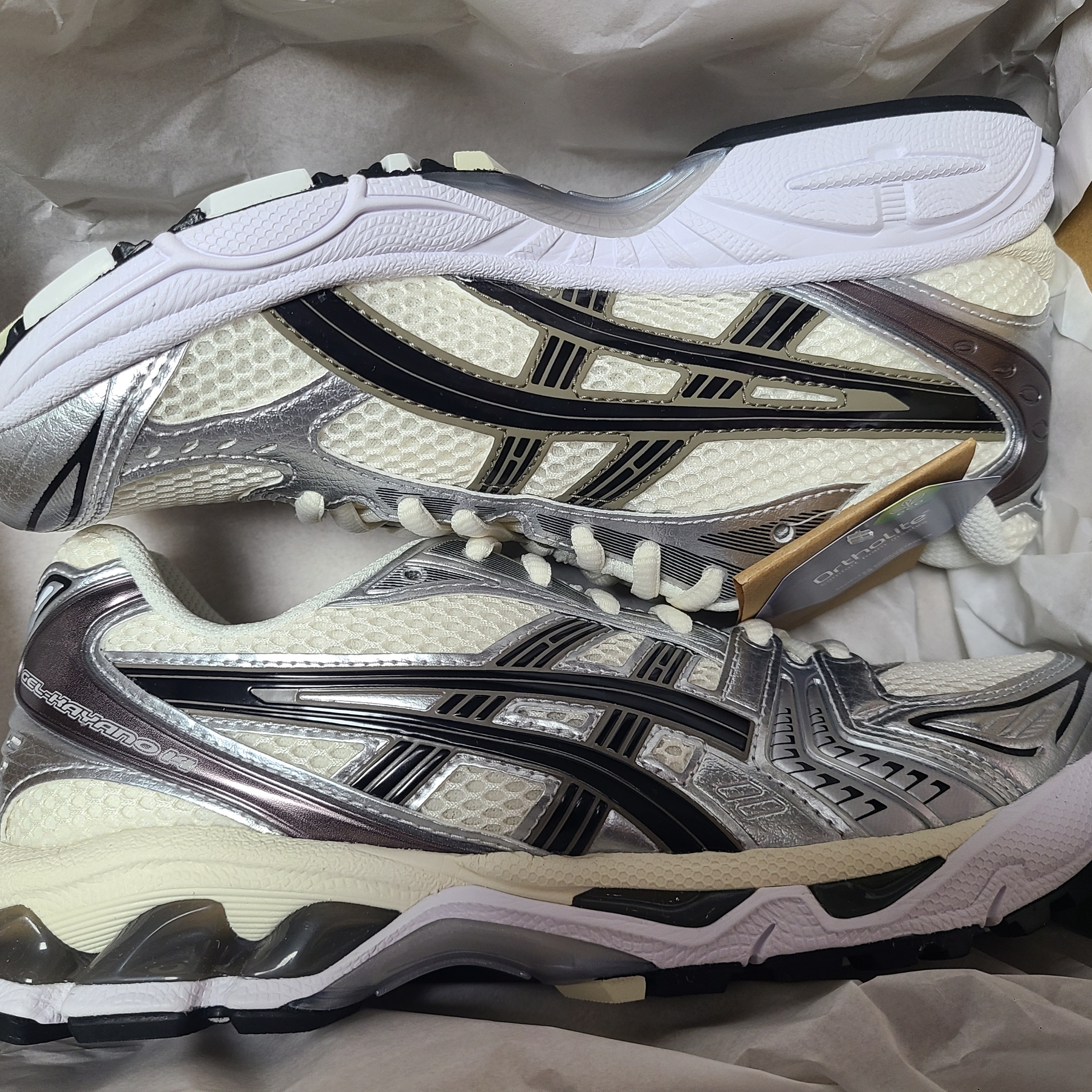 Asics Gel-Kayano 14 Cream Black 착용 스타일