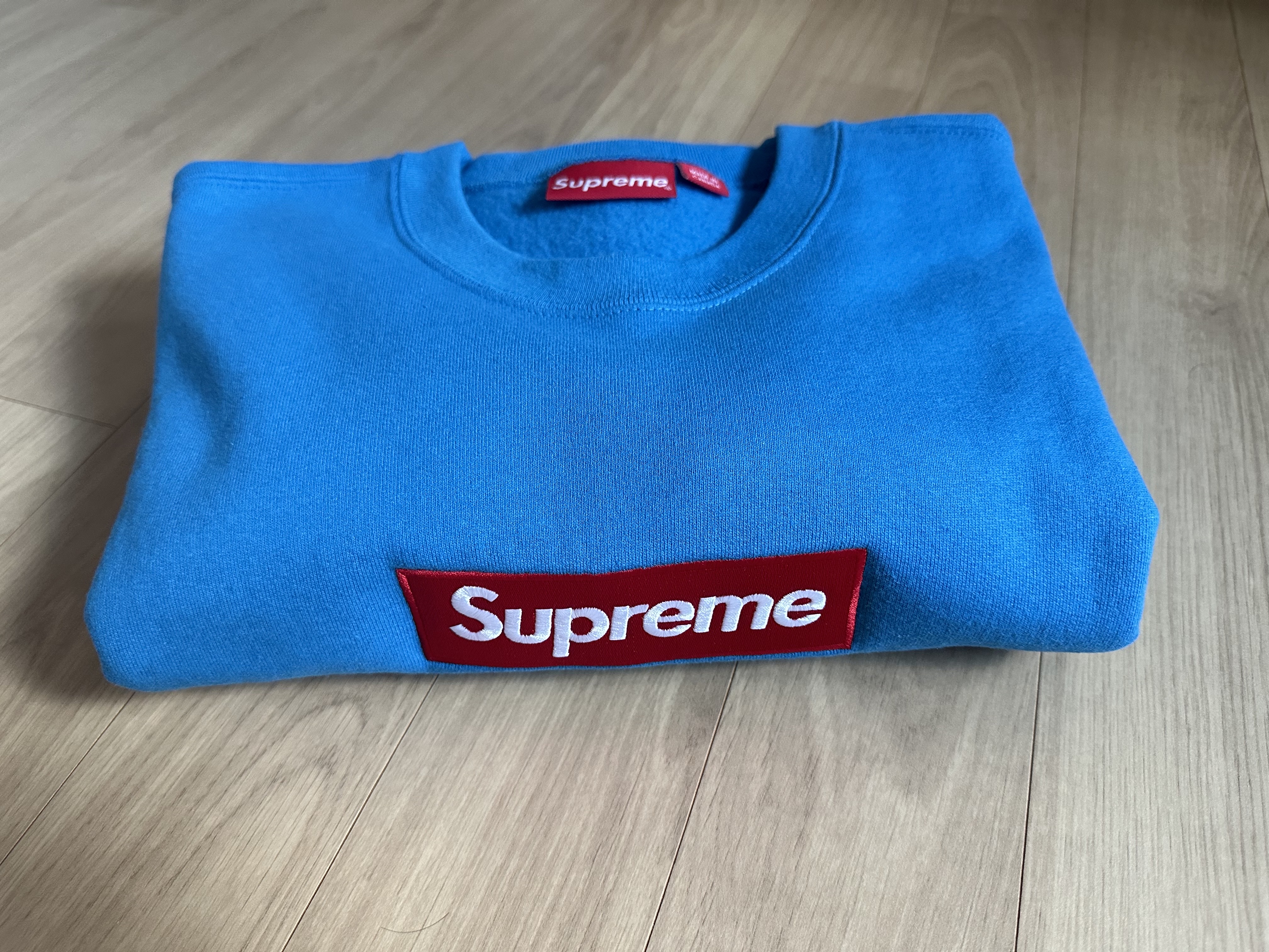 Supreme Box Logo Crewneck Blue - 22FW 착용 스타일