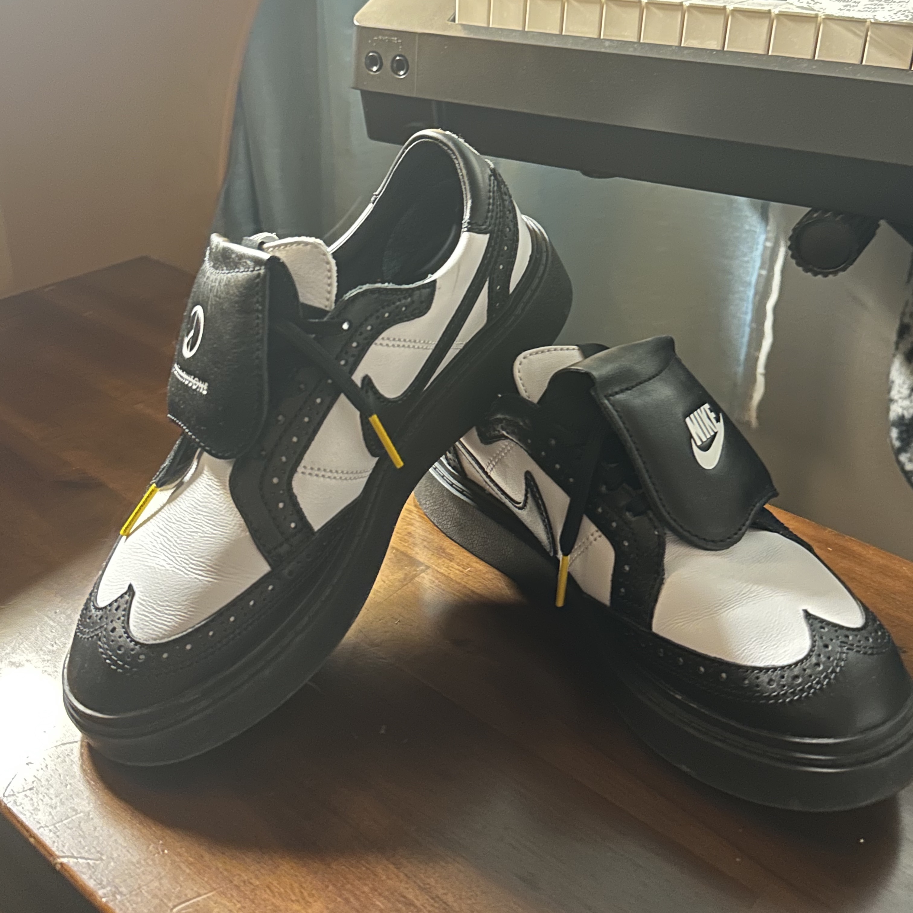Nike Air Force 1 '07 Low White, Nike x Peaceminusone Kwondo1 Black and White 착용 스타일 - 3