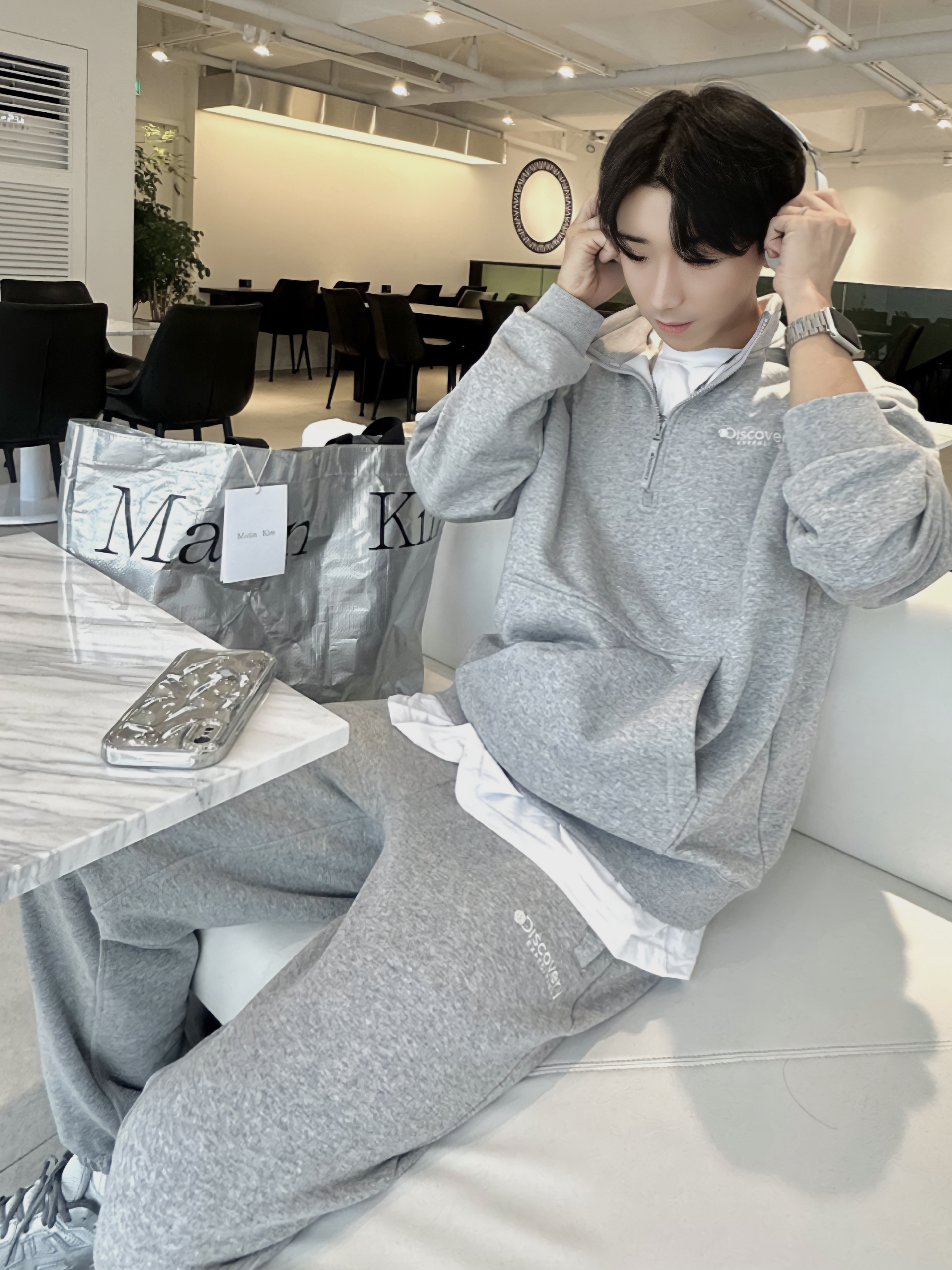 Asics Jog 100 S SMU Glacier Grey Pure Silver - 2E Wide, Apple Watch SE 44mm GPS Silver Aluminum Case with Sport Band White (Korean Ver.) 착용 스타일 - 2