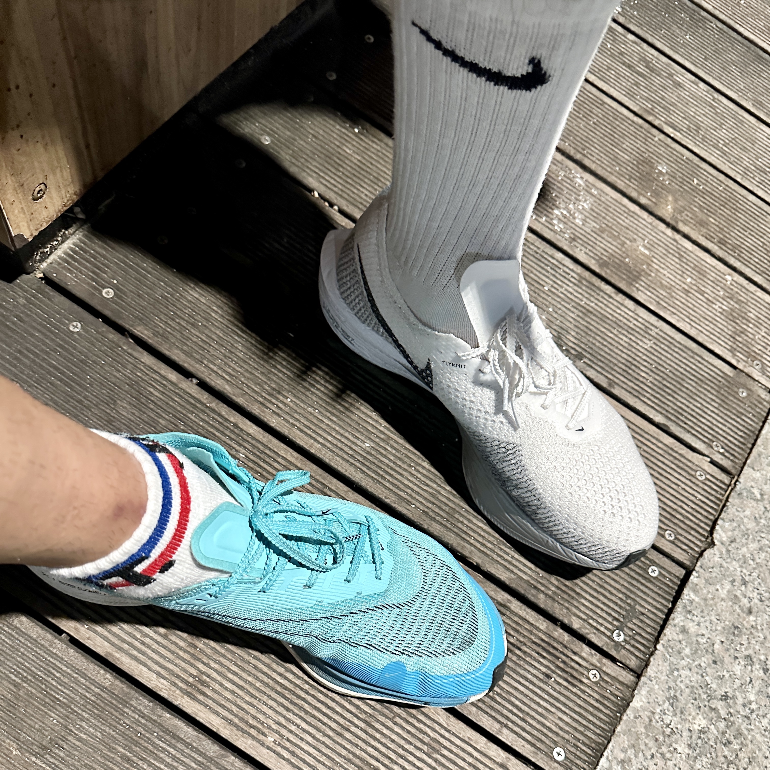 Nike ZoomX Vaporfly Next% 2 Aurora Green, Nike ZoomX Vaporfly Next% 3 White Grey 착용 스타일 - 3