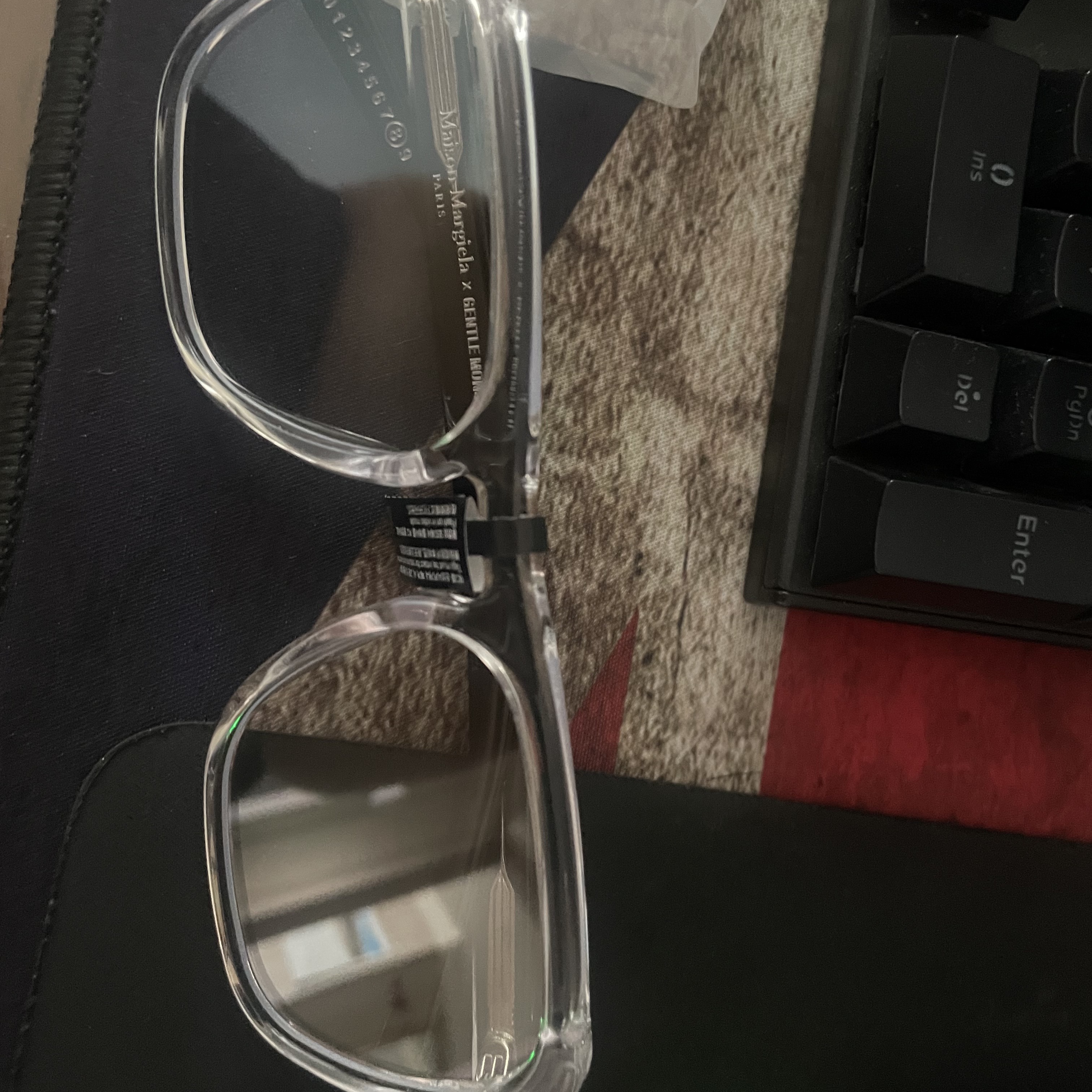 Gentle Monster x Maison Margiela MM011 Clear Black Gradient 착용 스타일