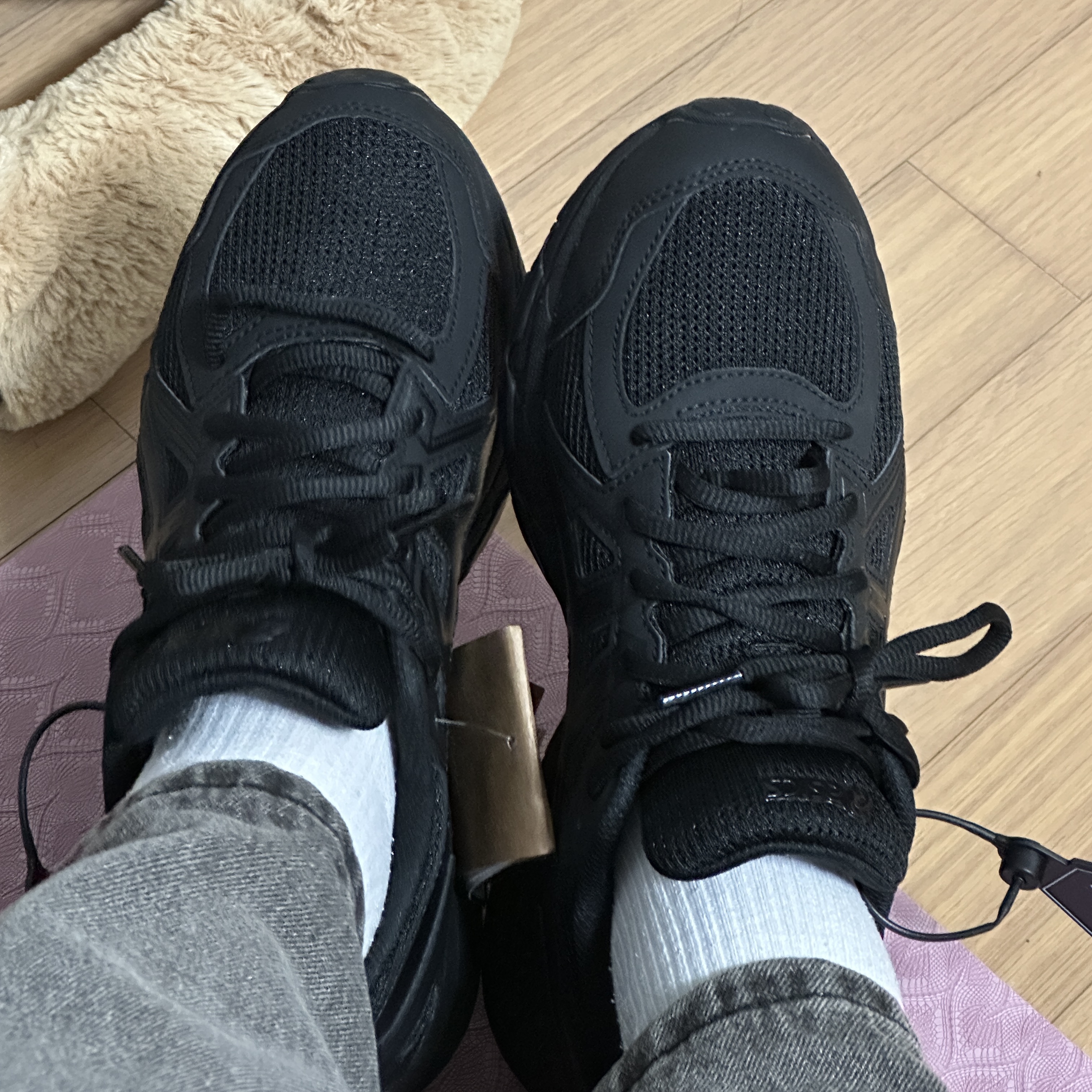 (W) Asics Jog 100 T Black - 2E Extra Wide 착용 스타일