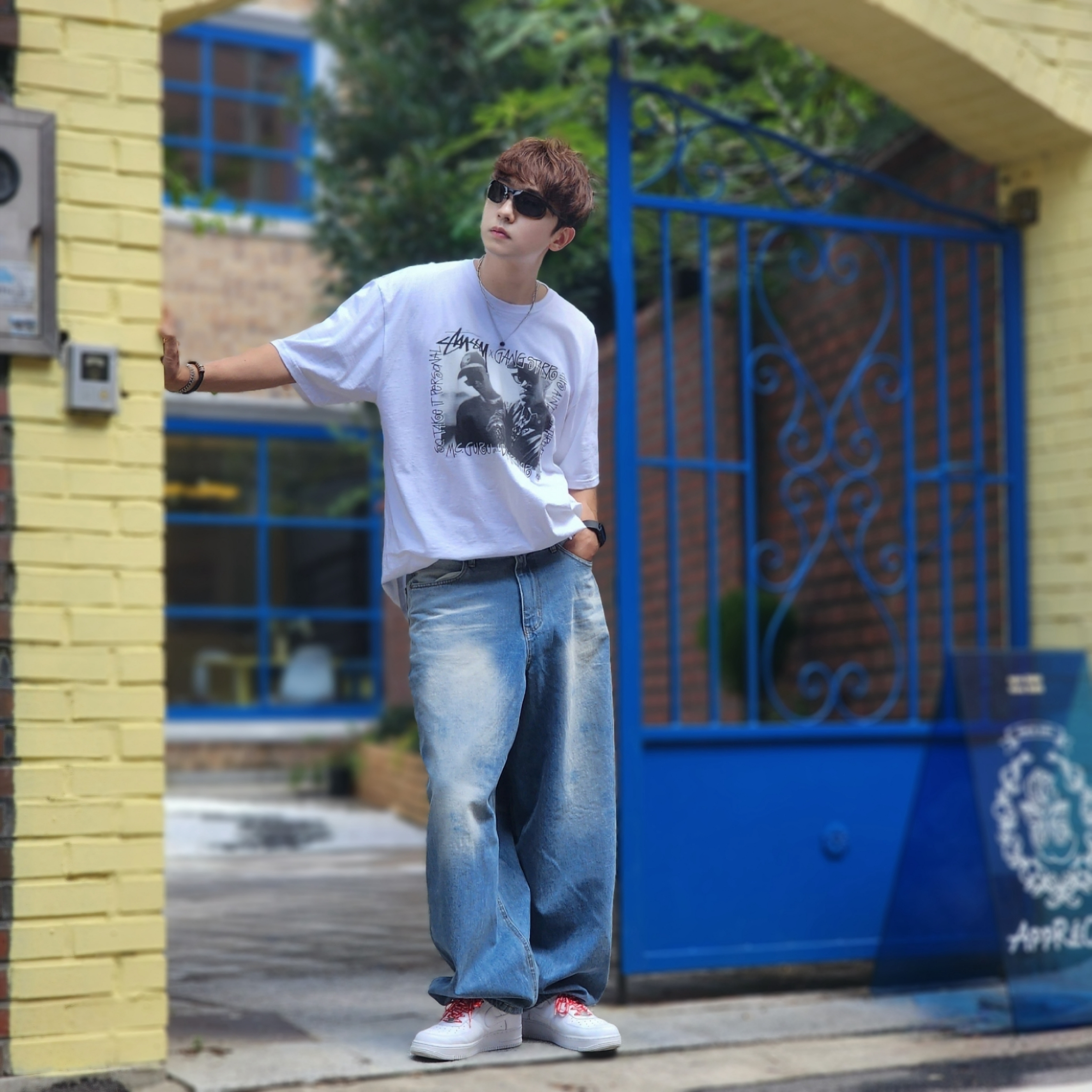 Stussy x Gang Starr Take It Personal T-Shirt White, Nike x Supreme Air Force 1 Low White 착용 스타일 - 1