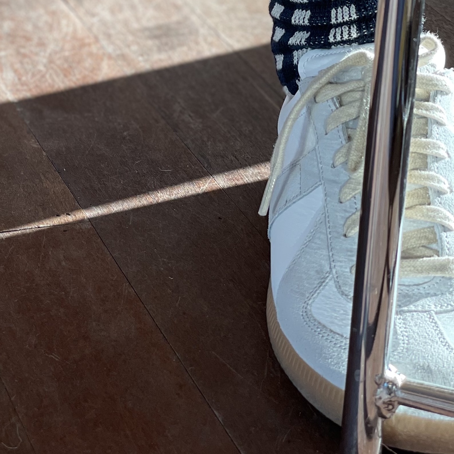 Maison Margiela Calfskin Replica Sneakers 착용 스타일