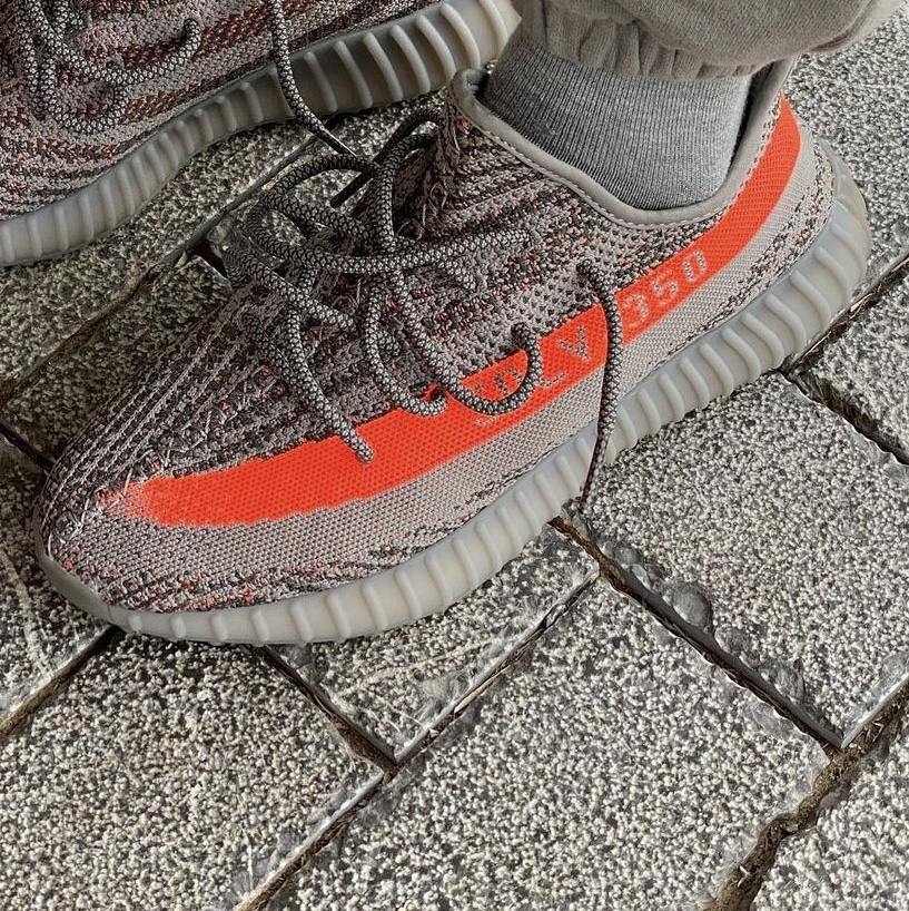 Adidas Yeezy Boost 350 V2 Beluga - Reflective 착용 스타일