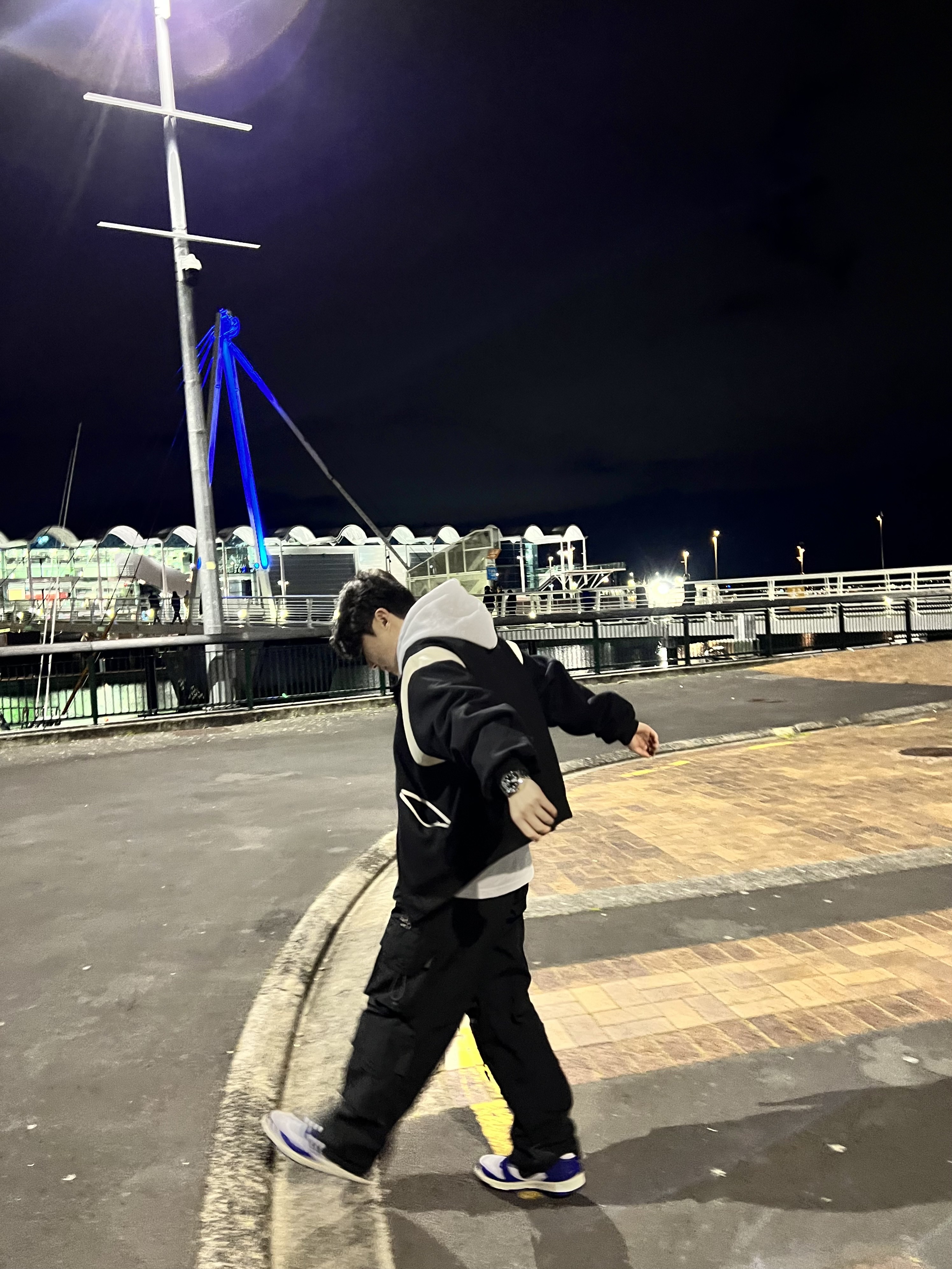 Nike x Ambush Dunk High Deep Royal Blue, Stussy World Tour Hoodie Ash Heather 2023 착용 스타일 - 4