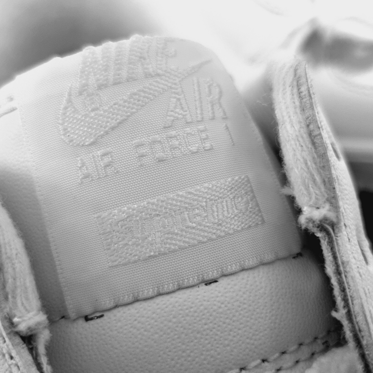 Nike x Supreme Air Force 1 Low White 착용 스타일 - 2