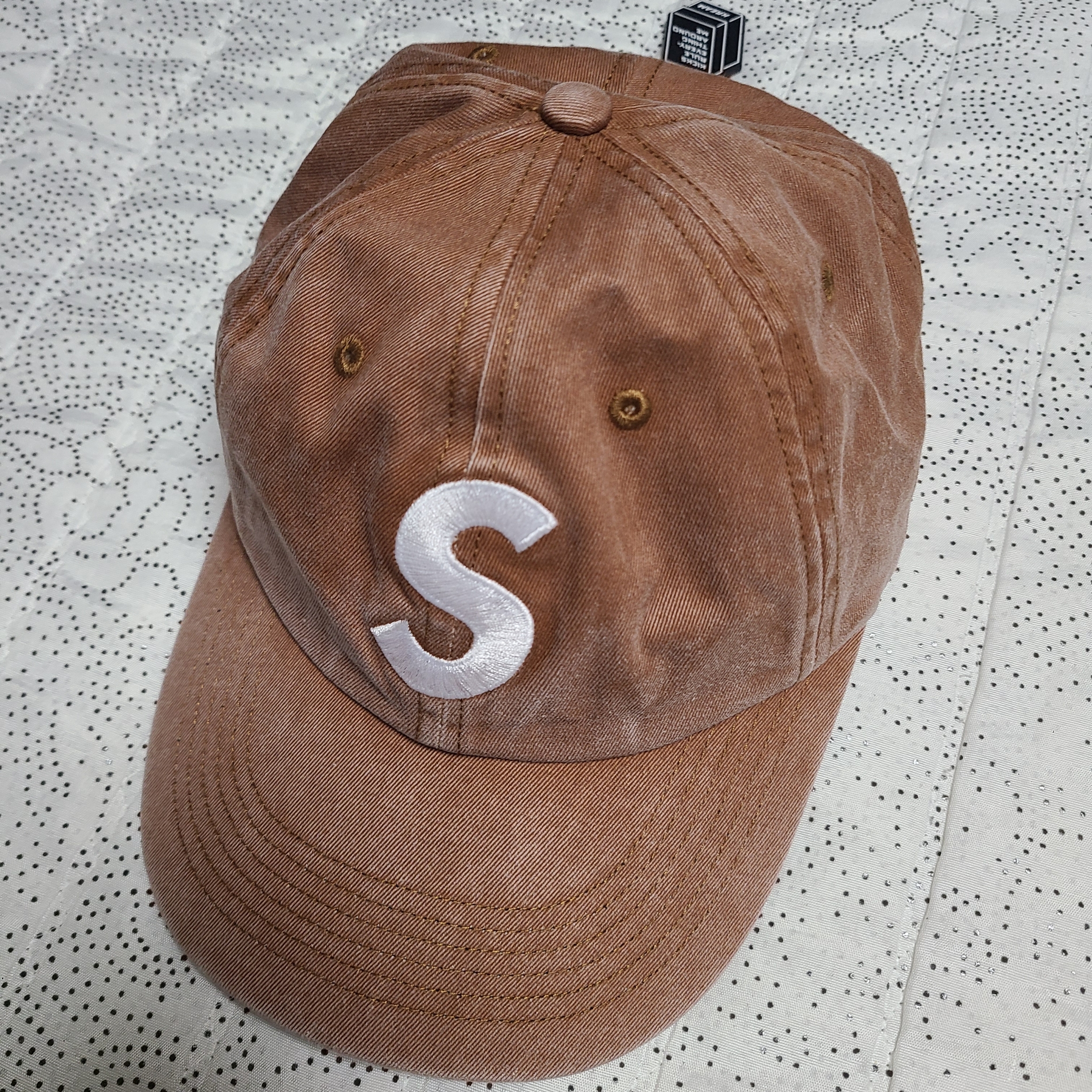 Supreme Pigment Print S Logo 6-Panel Tan - 22FW 착용 스타일