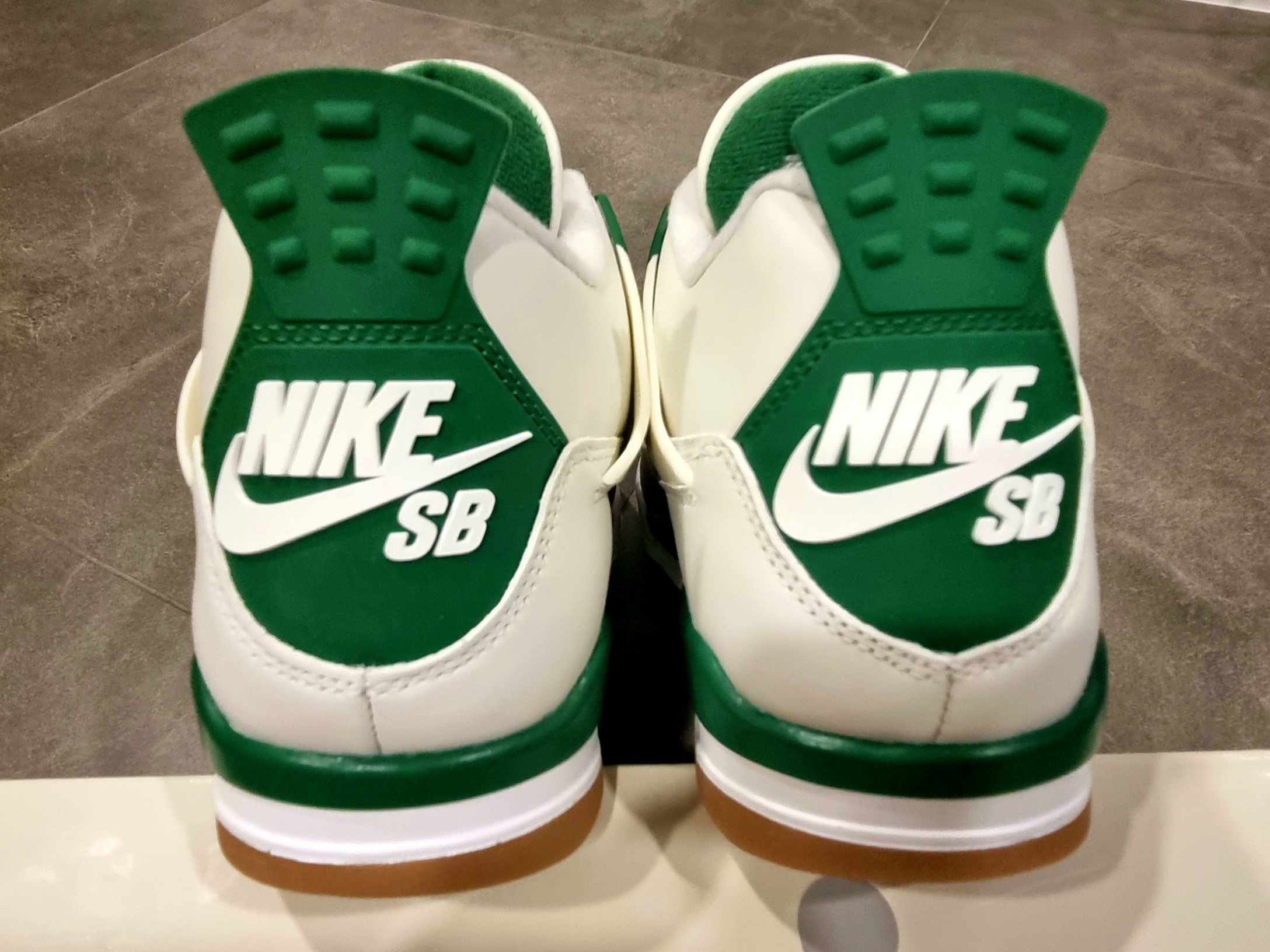 Jordan 4 x Nike SB Retro SP Pine Green 착용 스타일 - 4