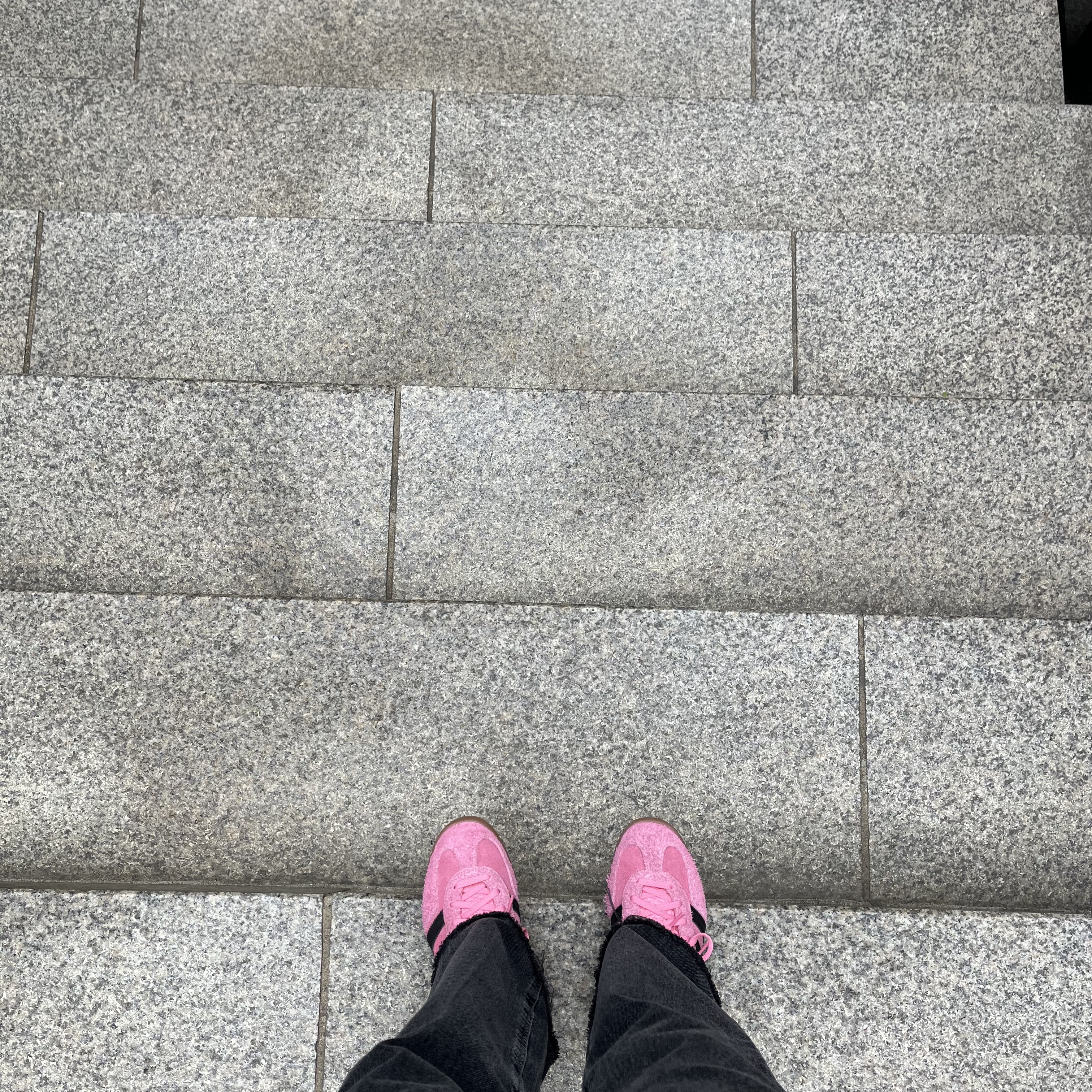 (W) Adidas Gazelle Indoor Bliss Pink 착용 스타일