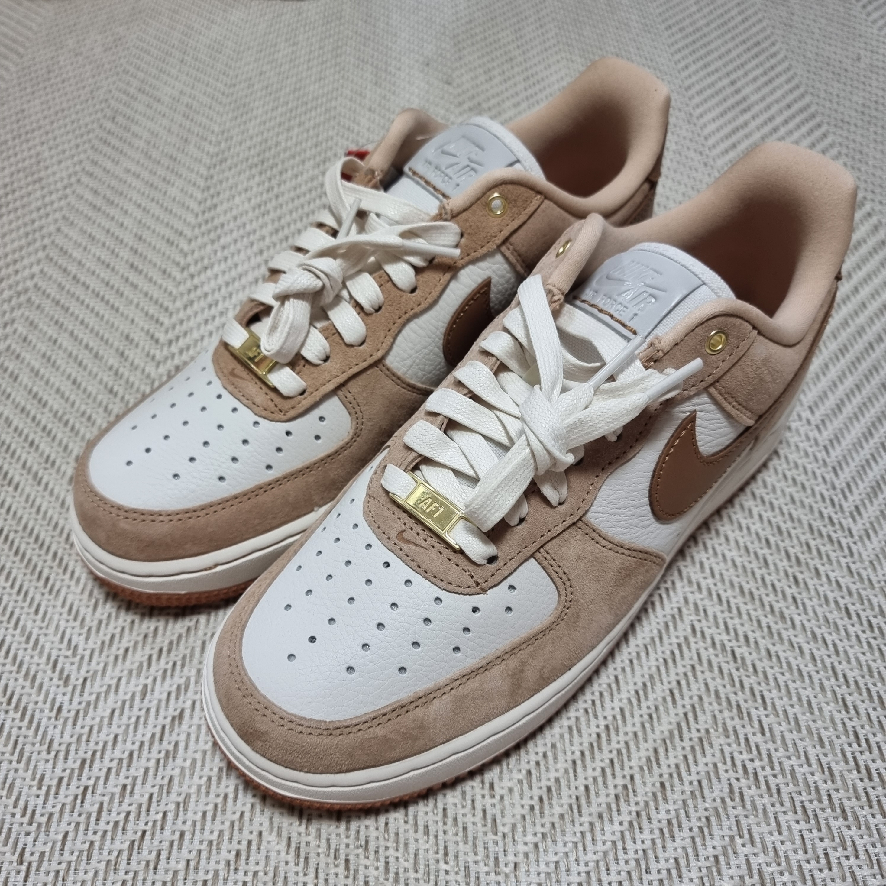 (W) Nike Air Force 1 LXX Flax 착용 스타일