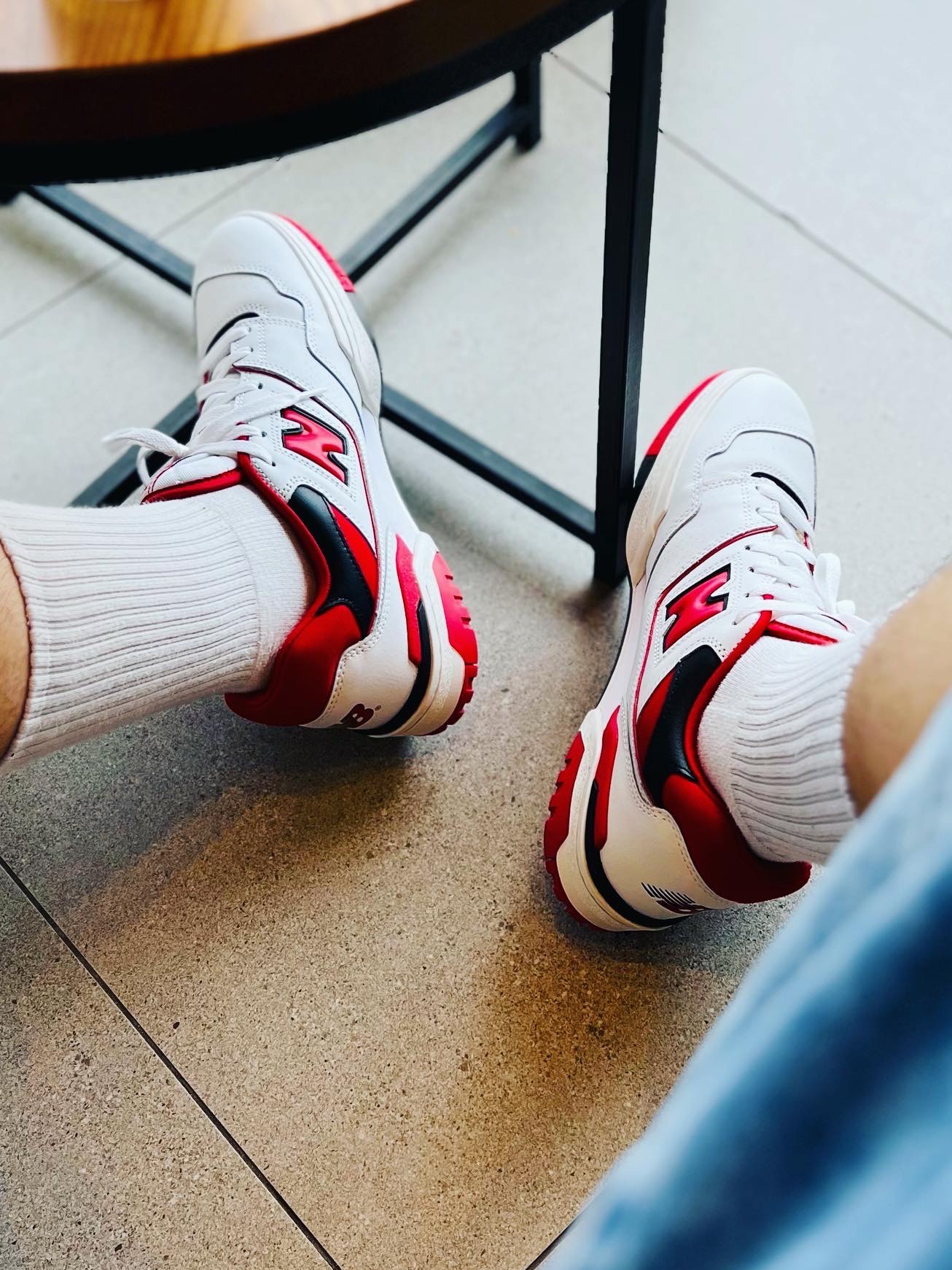 New Balance 550 White Red - 2E Wide 착용 스타일 - 4