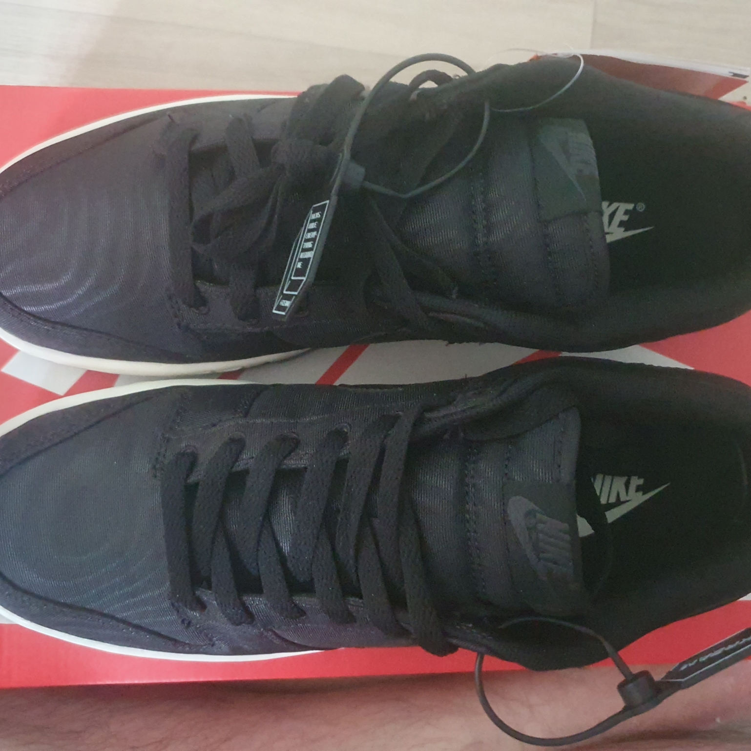 Nike Dunk Low Retro Premium Black 착용 스타일 - 2