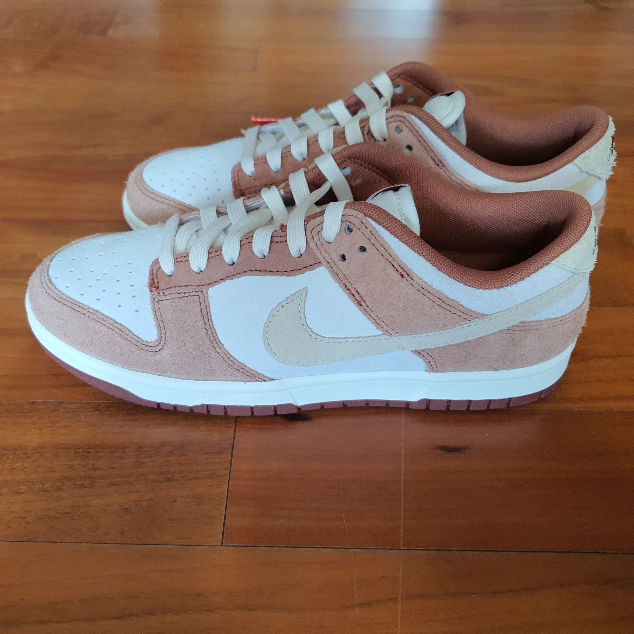 Nike Dunk Low Pro Premium Medium Curry 착용 스타일