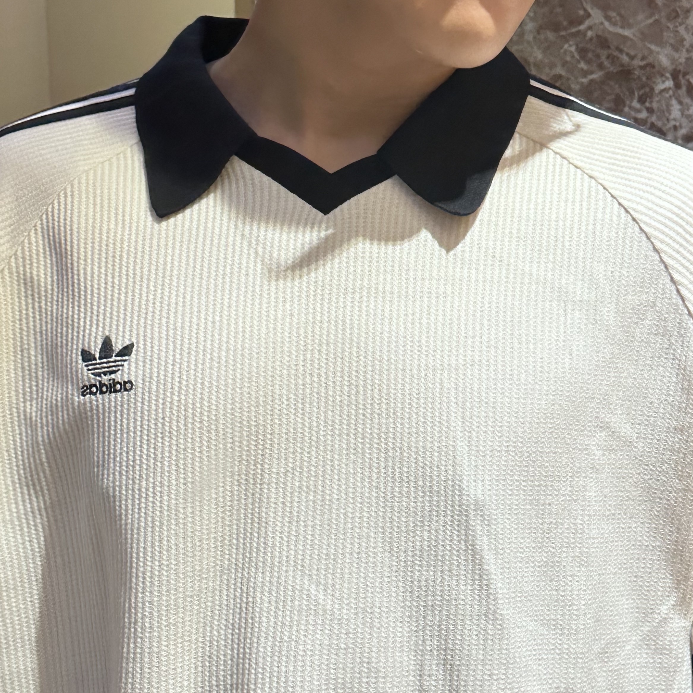 Adidas Adicolor Classics Waffle Polo Shirt Wonder White - US Sizing 착용 스타일 - 2