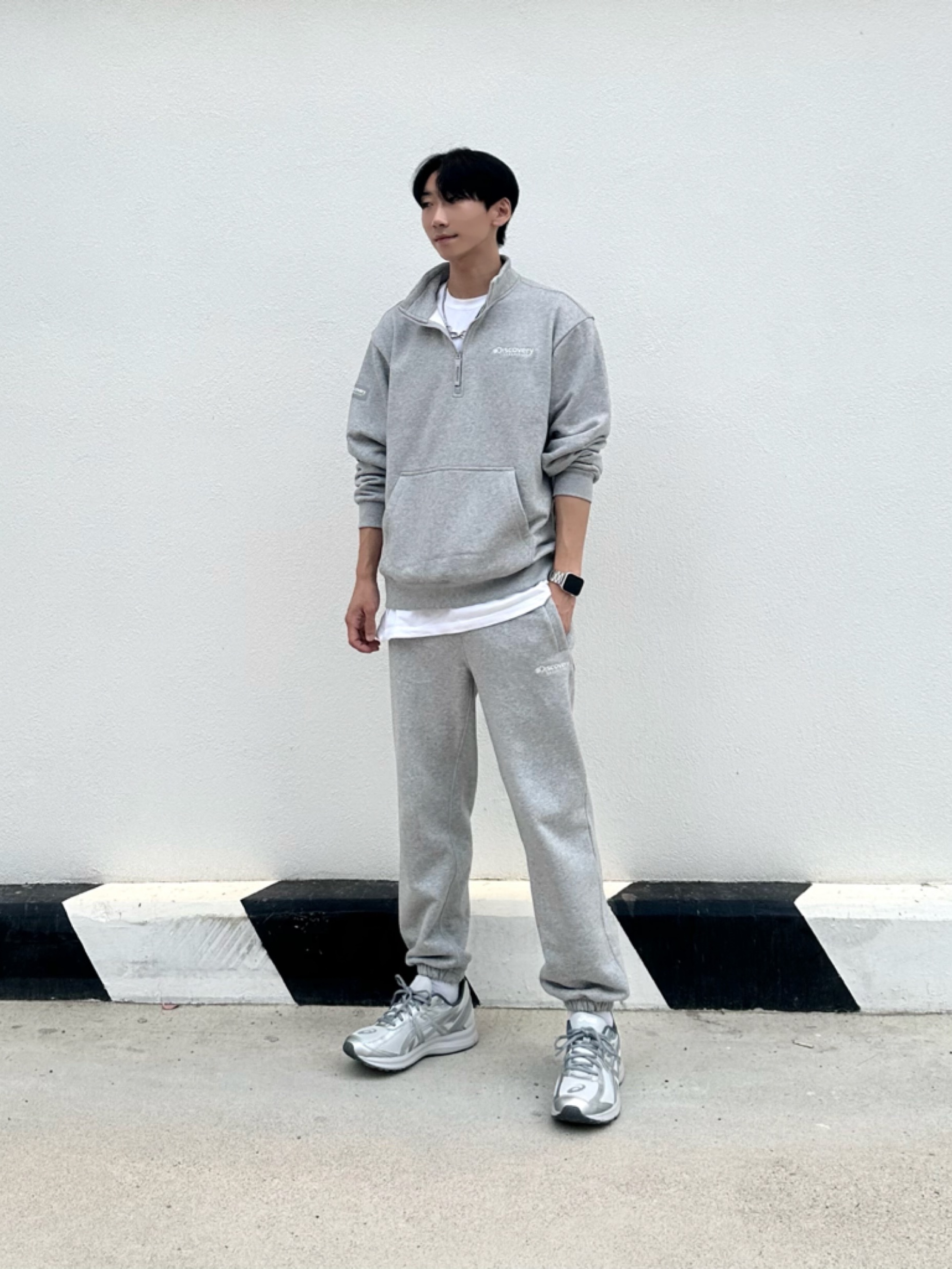 Asics Jog 100 S SMU Glacier Grey Pure Silver - 2E Wide, Apple Watch SE 44mm GPS Silver Aluminum Case with Sport Band White (Korean Ver.) 착용 스타일 - 1