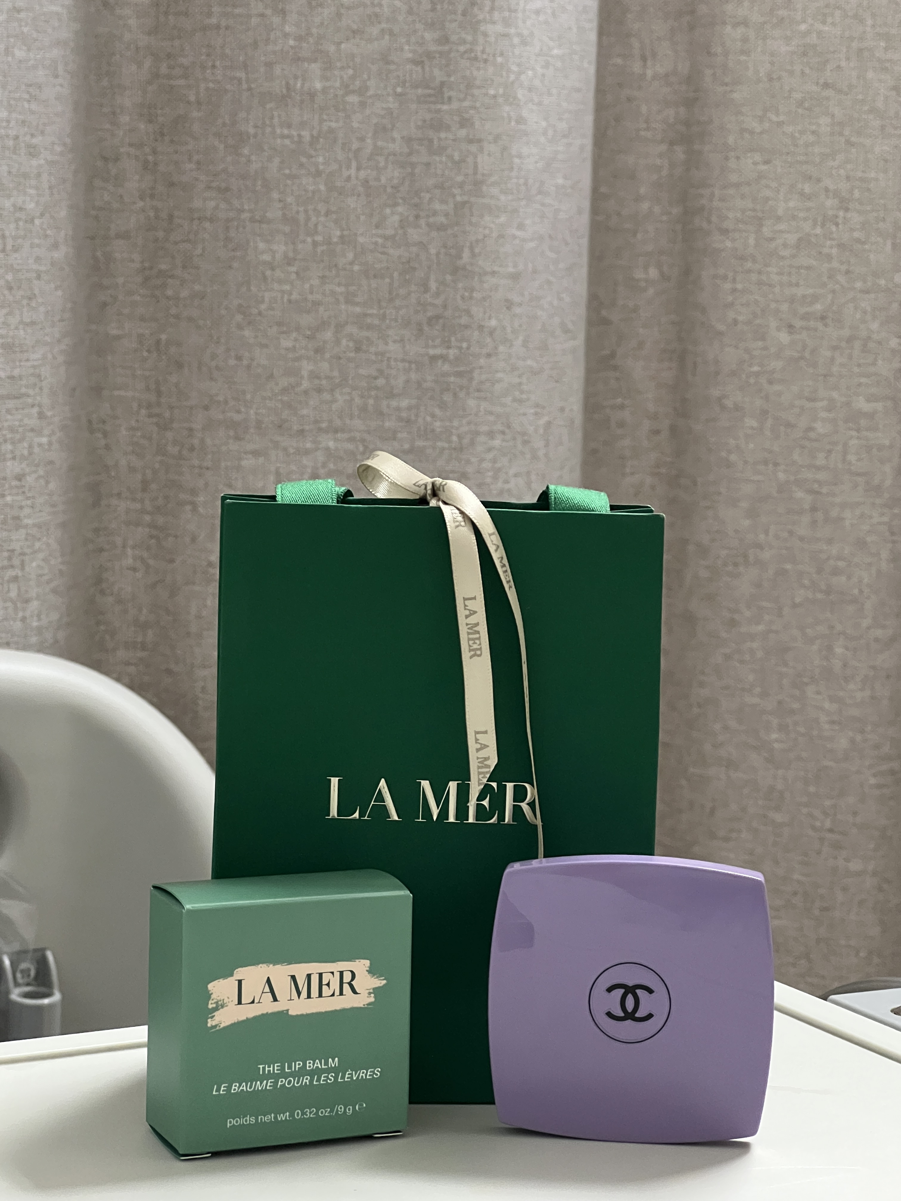 Chanel Codes Couleur Limited Edition Miroir Double Facettes 135 Immortelle 착용 스타일