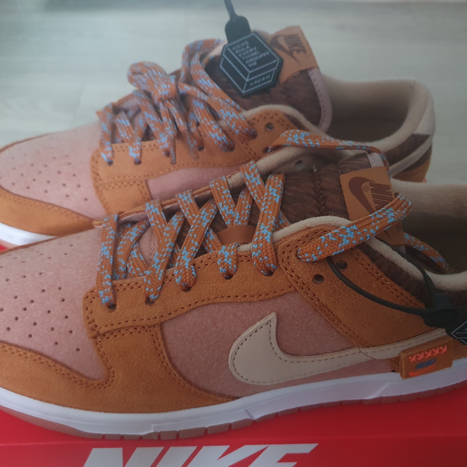 Nike Dunk Low SE Praline Desert Ochre 착용 스타일 - 1