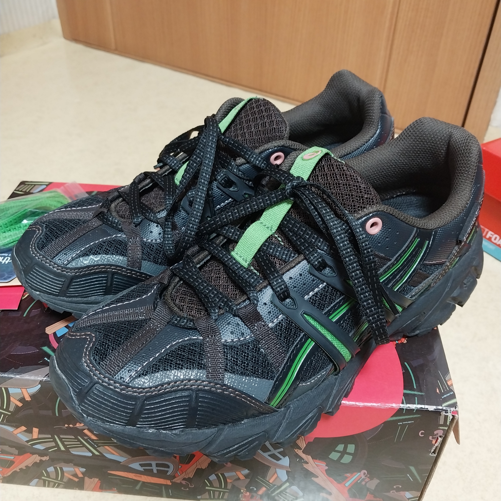 Asics x Andersson Bell Gel-Sonoma 15-50 Black Green 착용 스타일
