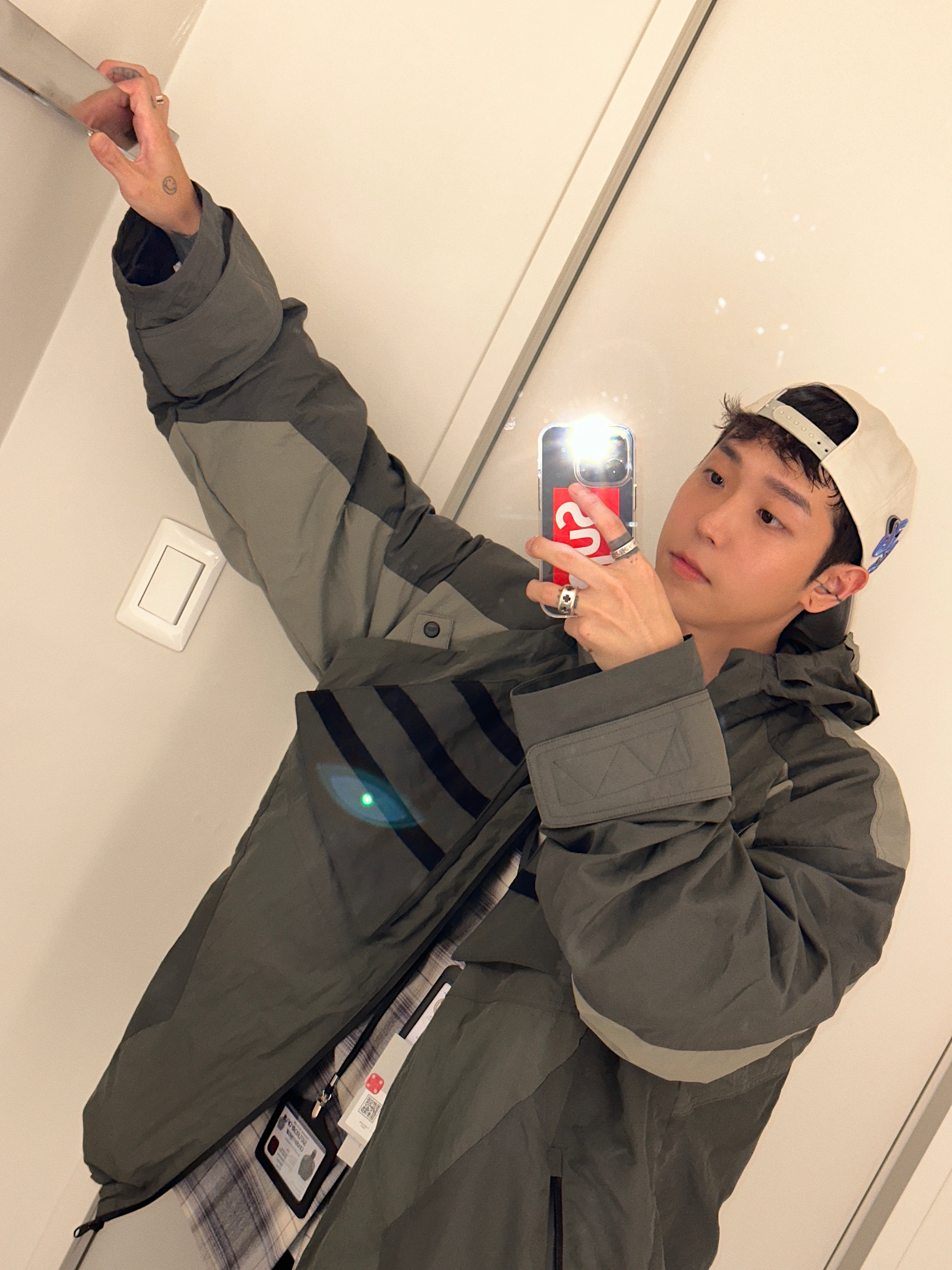 Undermycar x STU Gork Multi Taping Military Jacket Moon Night - Galleria Exclusive 착용 스타일 - 2