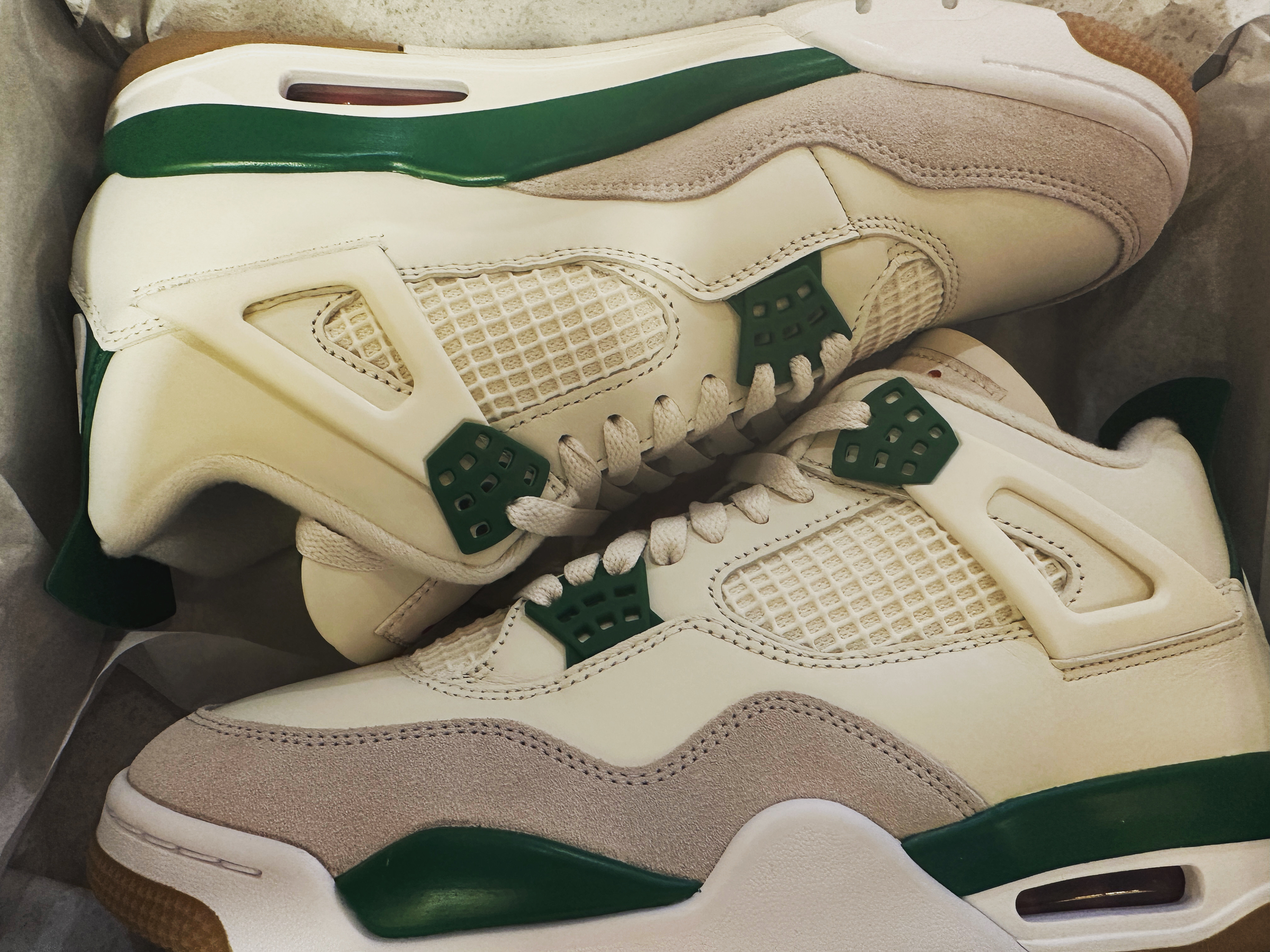 Jordan 4 x Nike SB Retro SP Pine Green 착용 스타일