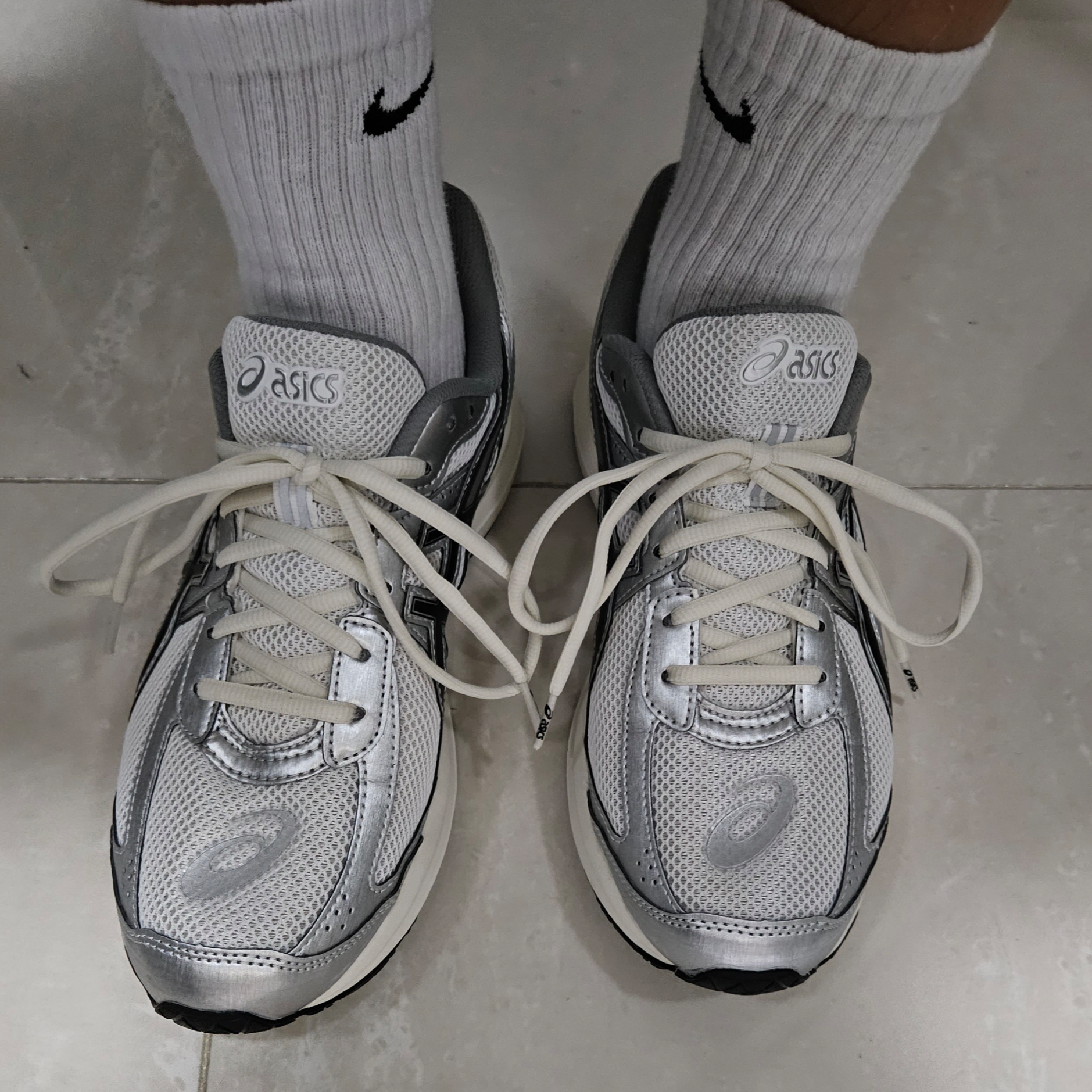 Asics Jog 100 S White Black - 2E Wide 착용 스타일