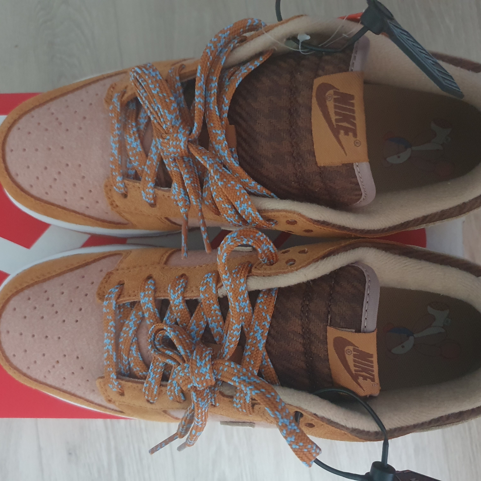 Nike Dunk Low SE Praline Desert Ochre 착용 스타일 - 2