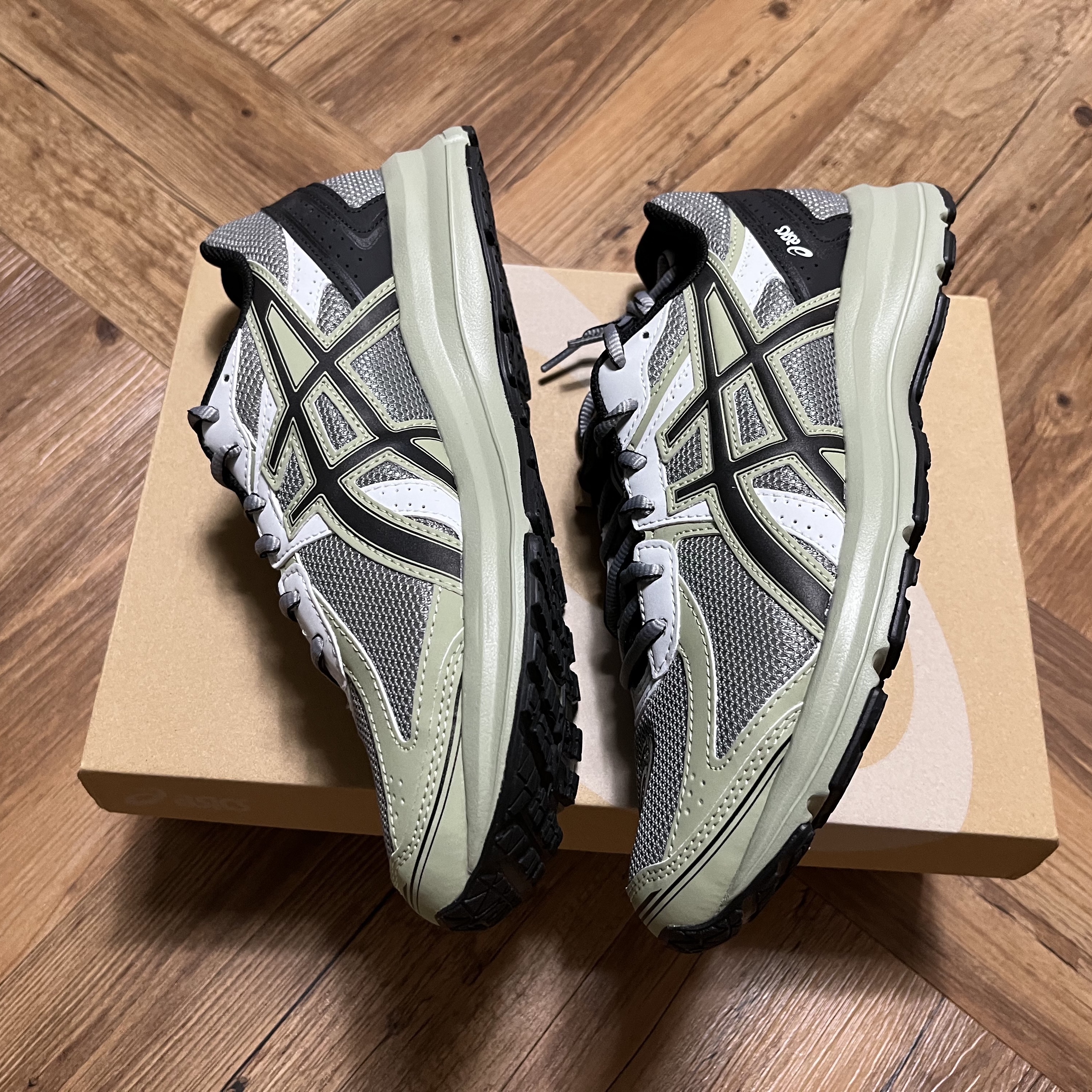 Asics Jog 100 S Sheet Rock - 2E Wide 착용 스타일