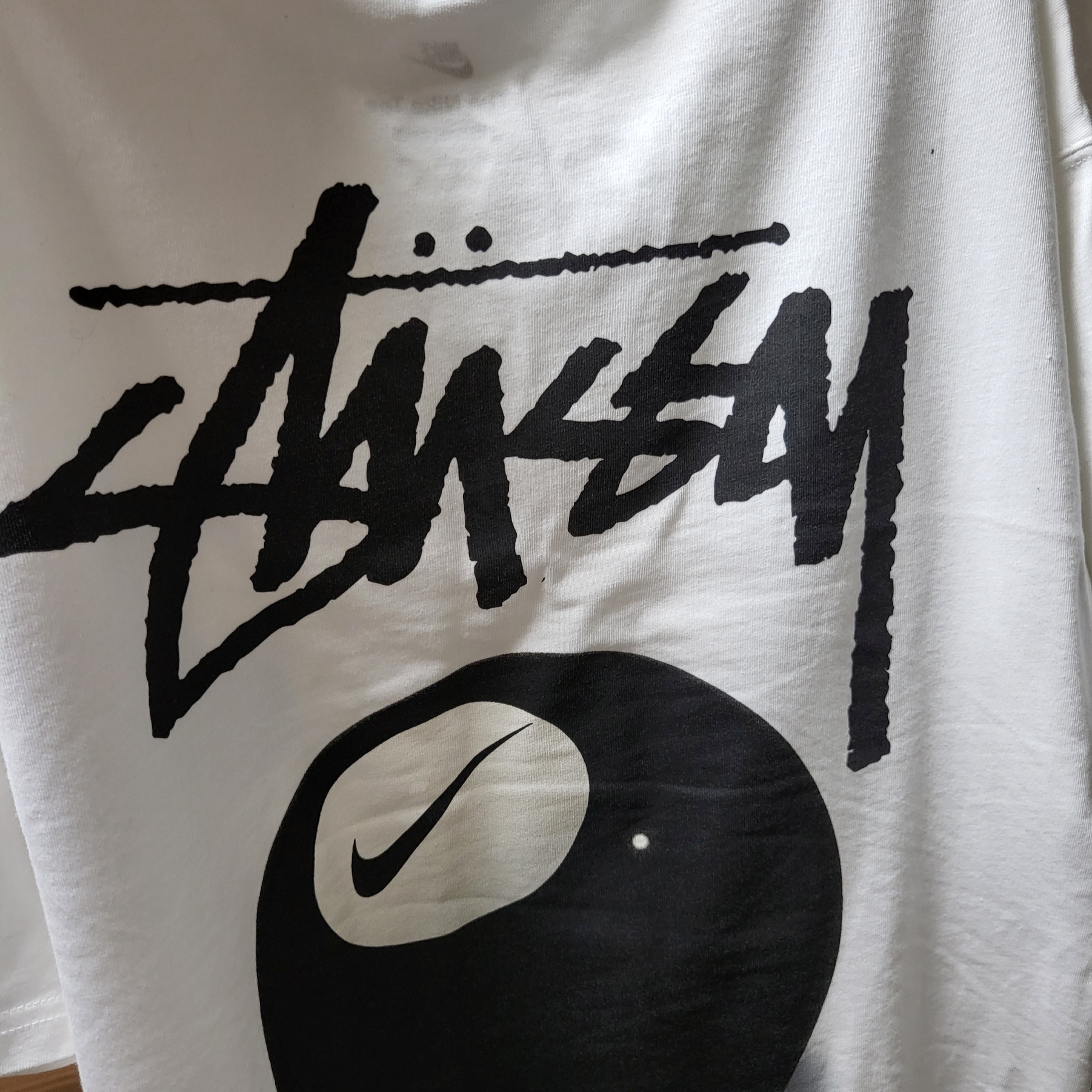 Nike x Stussy NRG FL SS 8 Ball T-Shirt White (DO9323-100) 착용 스타일 - 2