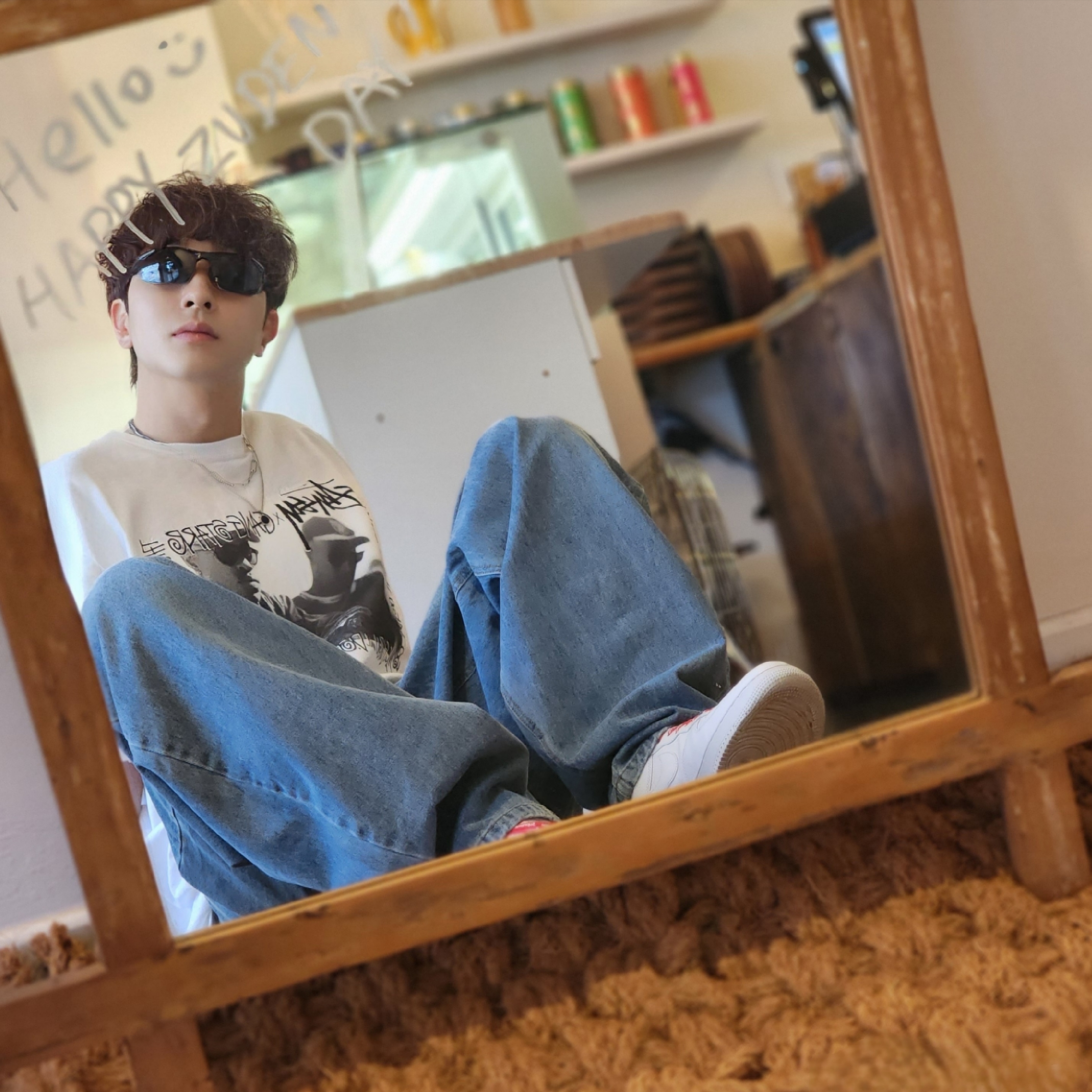 Nike x Supreme Air Force 1 Low White, Stussy x Gang Starr Take It Personal T-Shirt White 착용 스타일 - 2