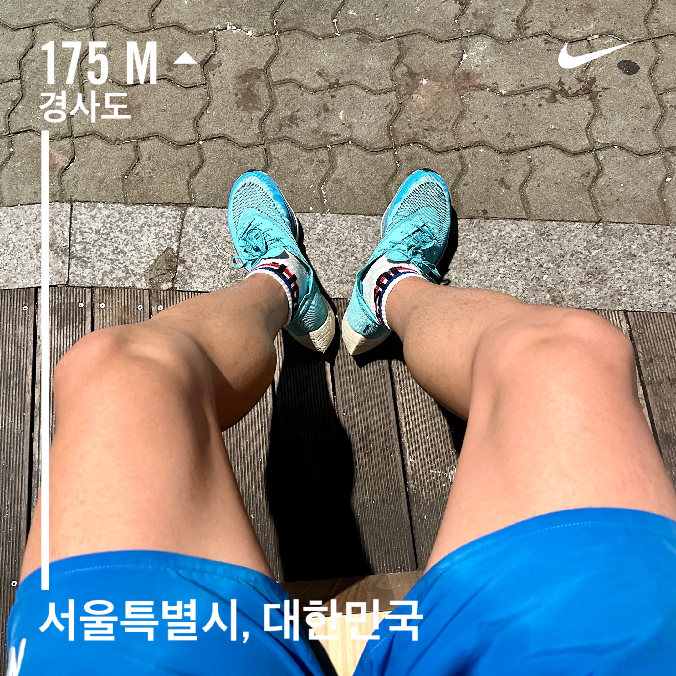 Nike ZoomX Vaporfly Next% 2 Aurora Green, Nike ZoomX Vaporfly Next% 3 White Grey 착용 스타일 - 1