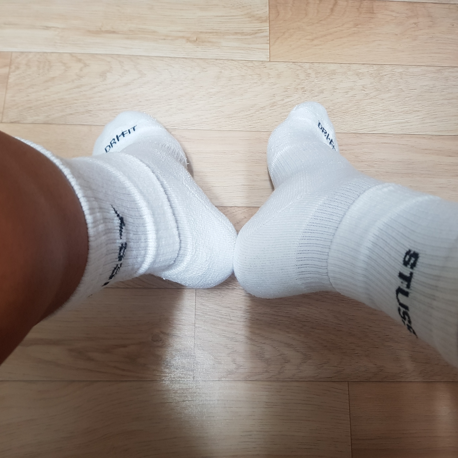 Nike x Stussy NRG Crew Socks White Black 착용 스타일 - 2