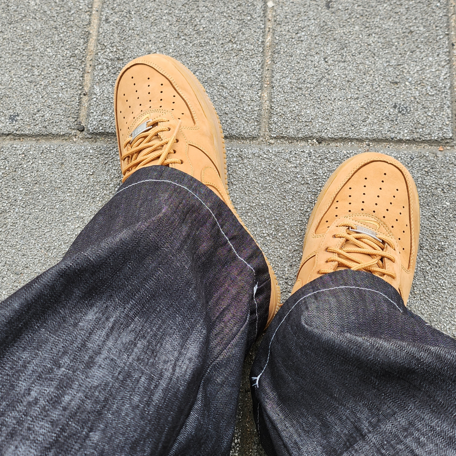 Nike x Supreme Air Force 1 Low Flax 착용 스타일