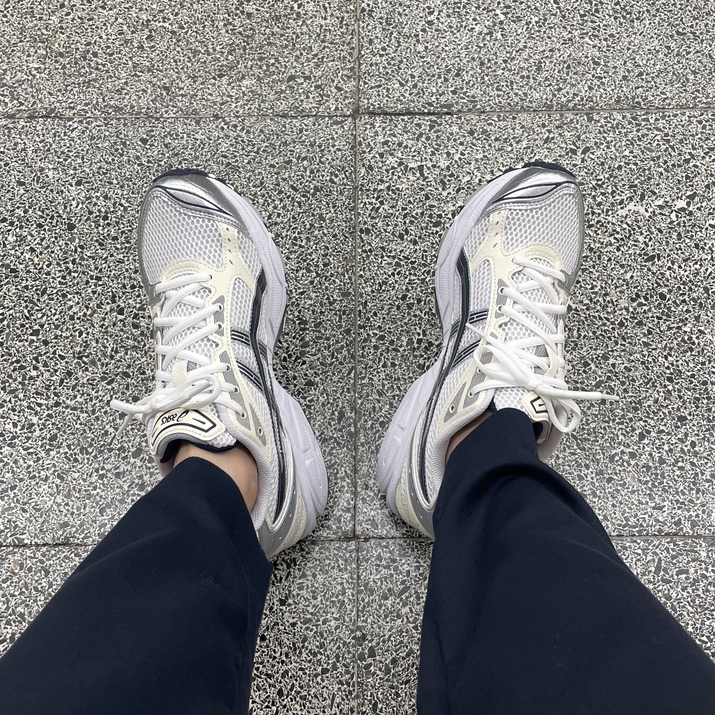 (W) Asics Gel-Kayano 14 White Midnight 착용 스타일