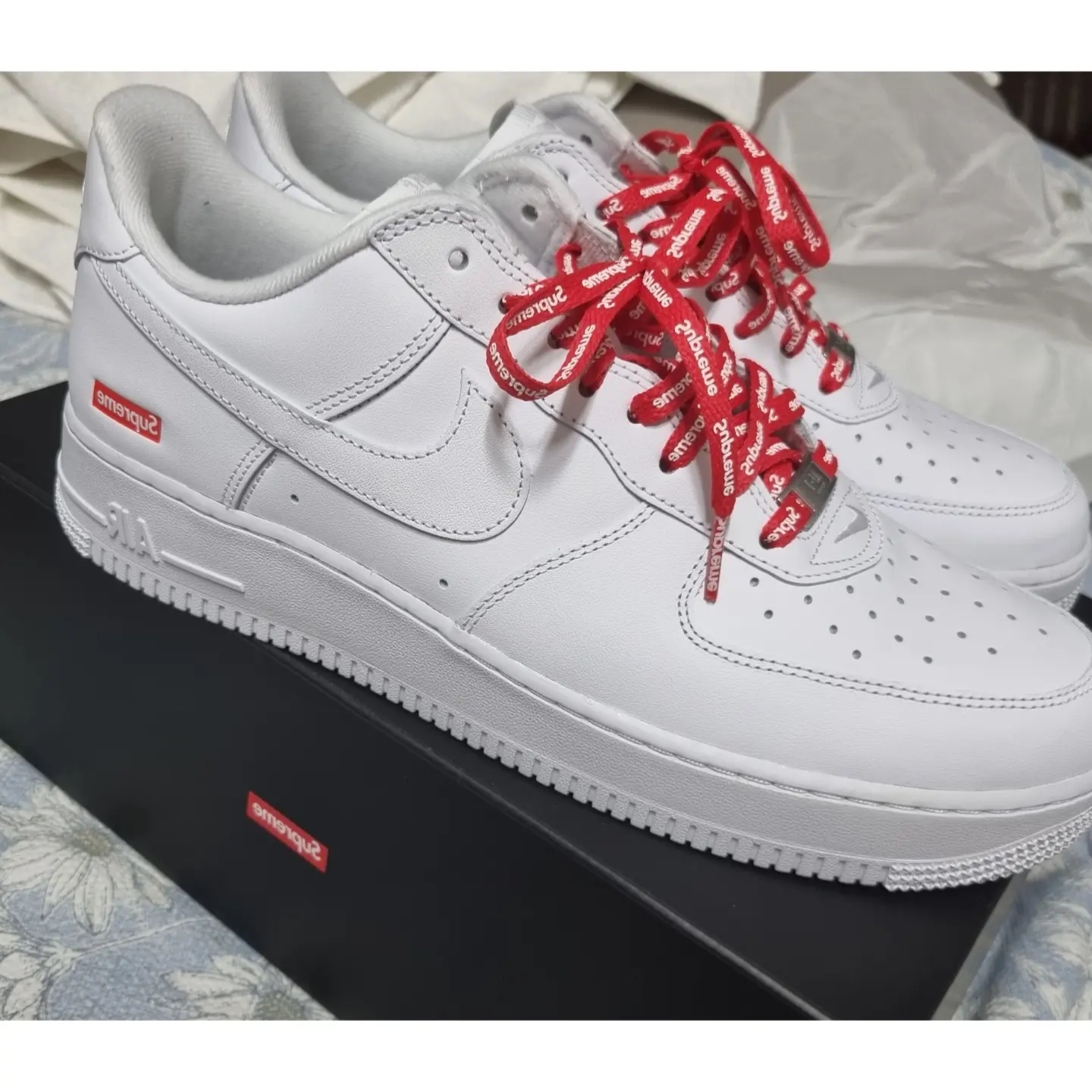 Nike x Supreme Air Force 1 Low White 착용 스타일 - 2
