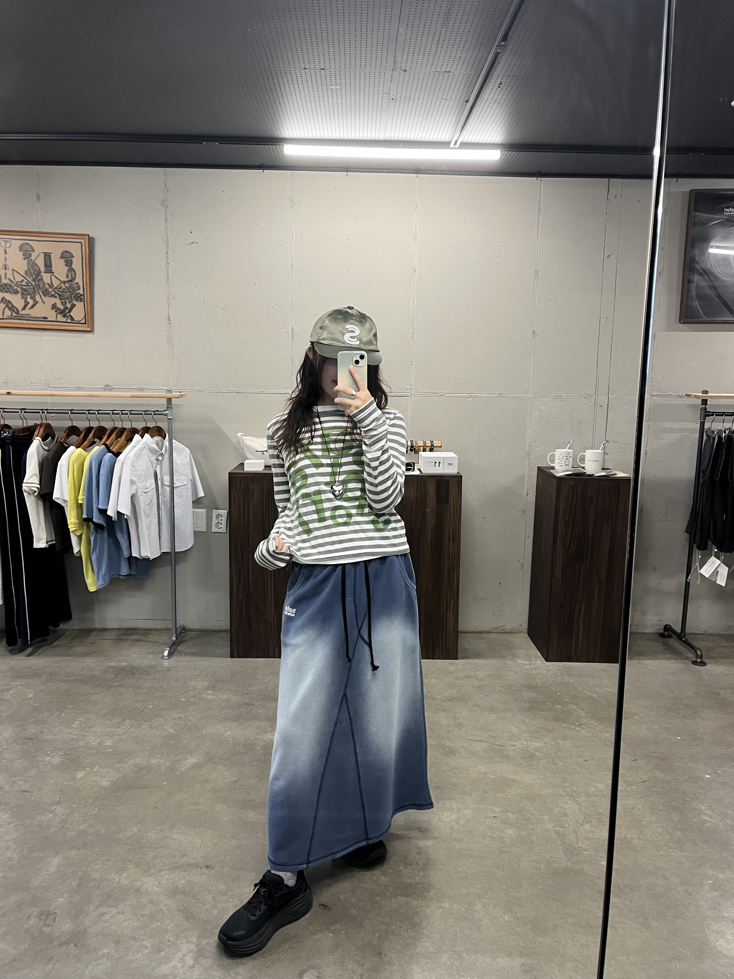 (W) Hoka Bondi 8 Black - Wide, [KREAM 단독] Safarispot Women 1/2 Ticketing Stripe Border Tee Gray 착용 스타일 - 3